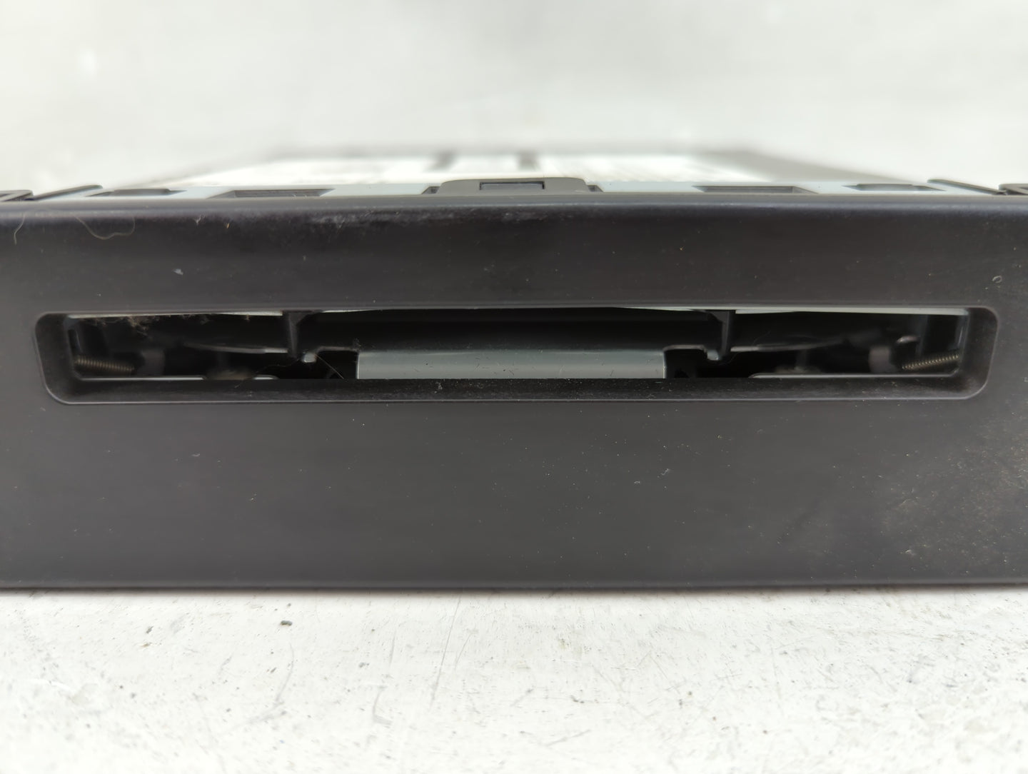 2013-2015 Cadillac Srx Radio AM FM Cd Player Receiver Replacement P/N:812425551 23119513 Fits Fits 2013 2014 2015 OEM Used A