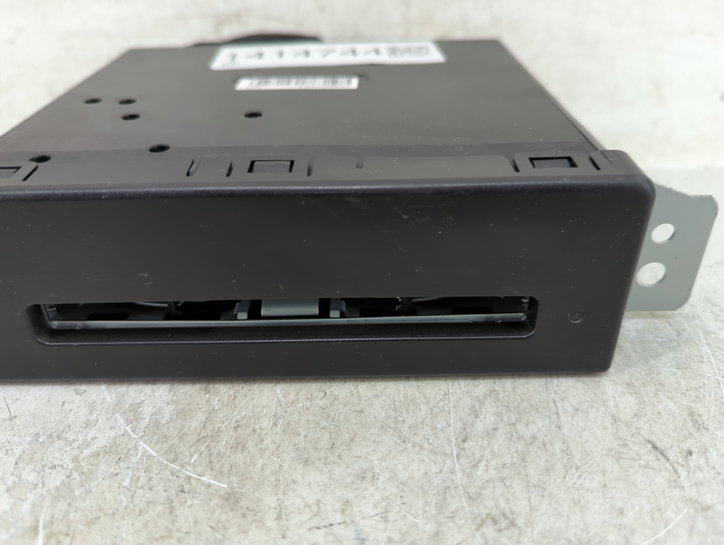 2013-2014 Cadillac Srx Radio AM FM Cd Player Receiver Replacement P/N:22966566 Fits Fits 2013 2014 2015 OEM Used Auto Parts 