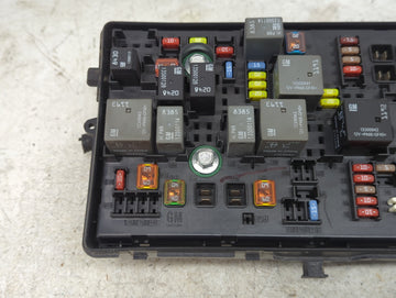 2013 Cadillac Srx Fusebox Fuse Box Panel Relay Module P/N:13222782 812461952 Fits OEM Used Auto Parts