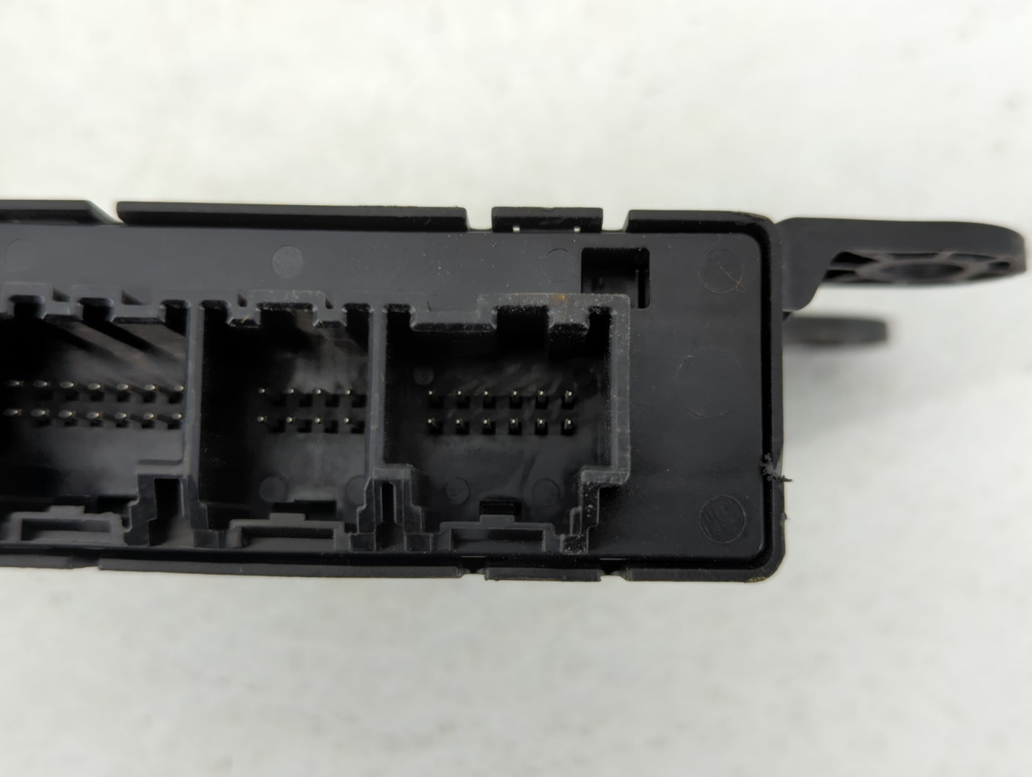 2013-2014 Cadillac Srx Chassis Control Module Ccm Bcm Body Control - Oemusedautoparts1.com