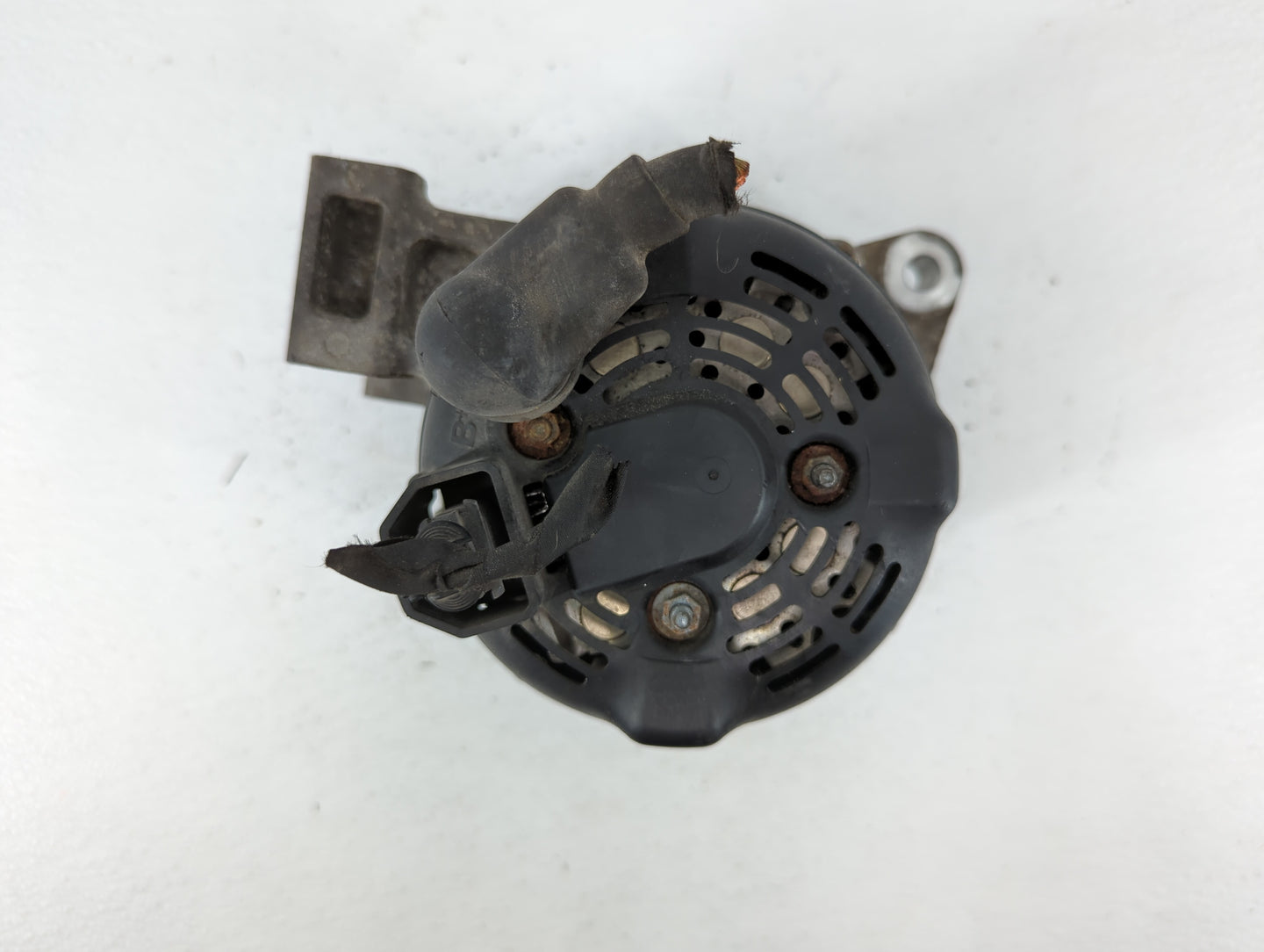 2013-2016 Cadillac Srx Alternator Replacement Generator Charging Assembly Engine OEM P/N:104211-8161 22988006 Fits OEM Used 