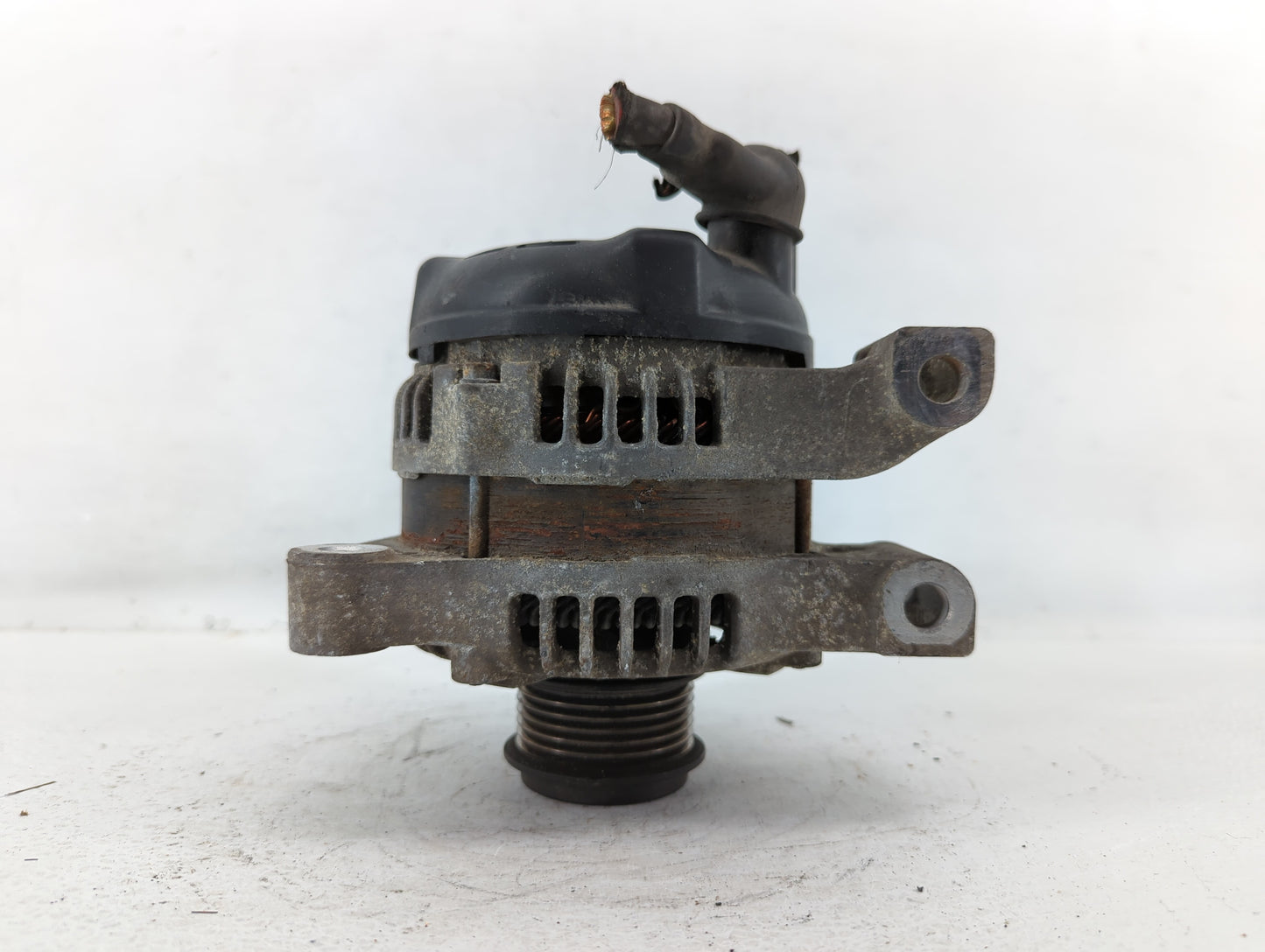 2013-2016 Cadillac Srx Alternator Replacement Generator Charging Assembly Engine OEM P/N:104211-8161 22988006 Fits OEM Used 