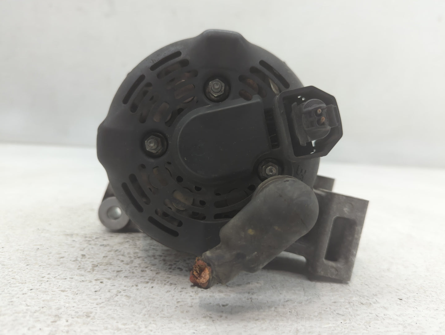 2012-2014 Cadillac Srx Alternator Replacement Generator Charging Assembly Engine OEM P/N:22988006 104211-8161 Fits OEM Used 