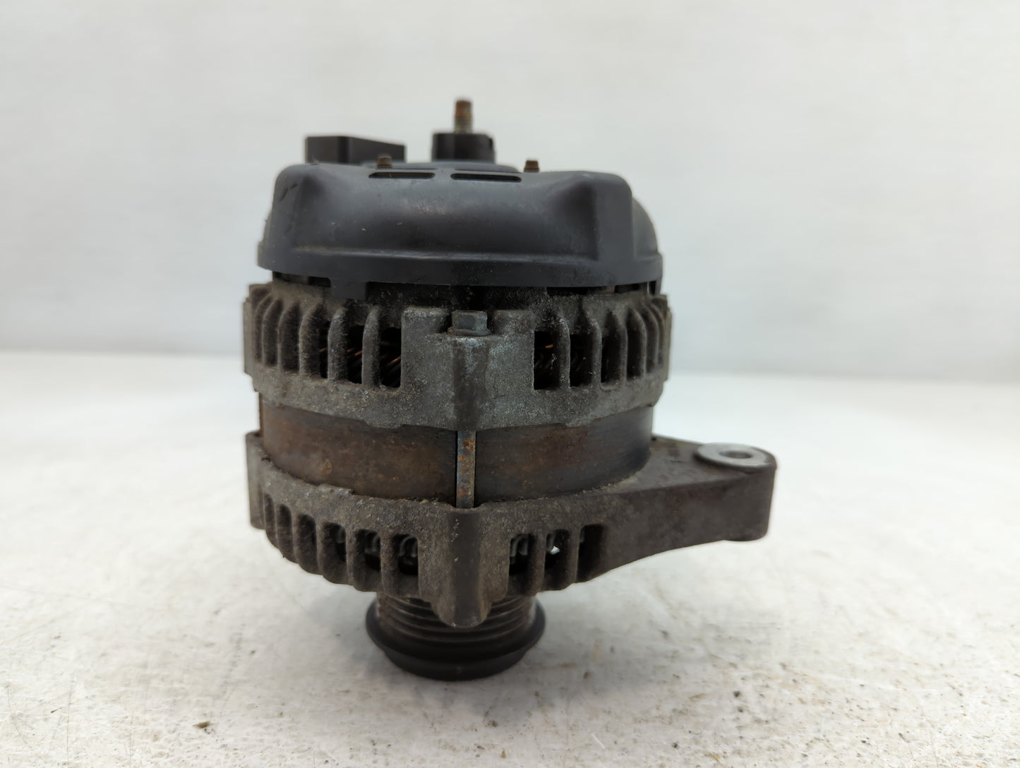 2012-2014 Cadillac Srx Alternator Replacement Generator Charging Assembly Engine OEM P/N:104211-8160 22865612 Fits OEM Used 