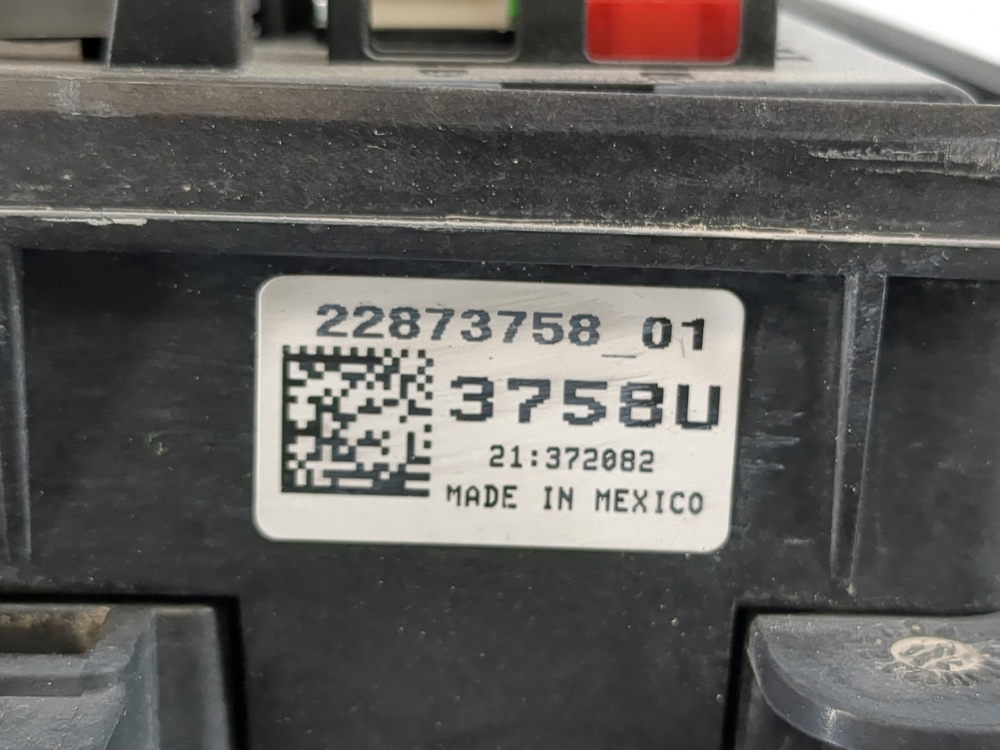 2013 Cadillac Xts Fusebox Fuse Box Panel Relay Module P/N:22873758 Fits OEM Used Auto Parts - Oemusedautoparts1.com