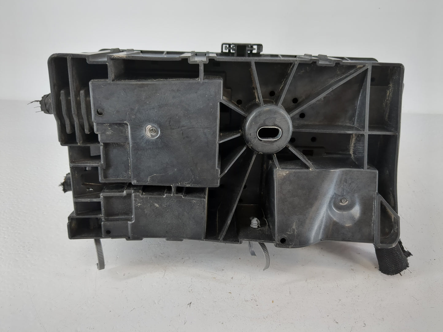 2013 Cadillac Xts Fusebox Fuse Box Panel Relay Module P/N:22873758 Fits OEM Used Auto Parts - Oemusedautoparts1.com