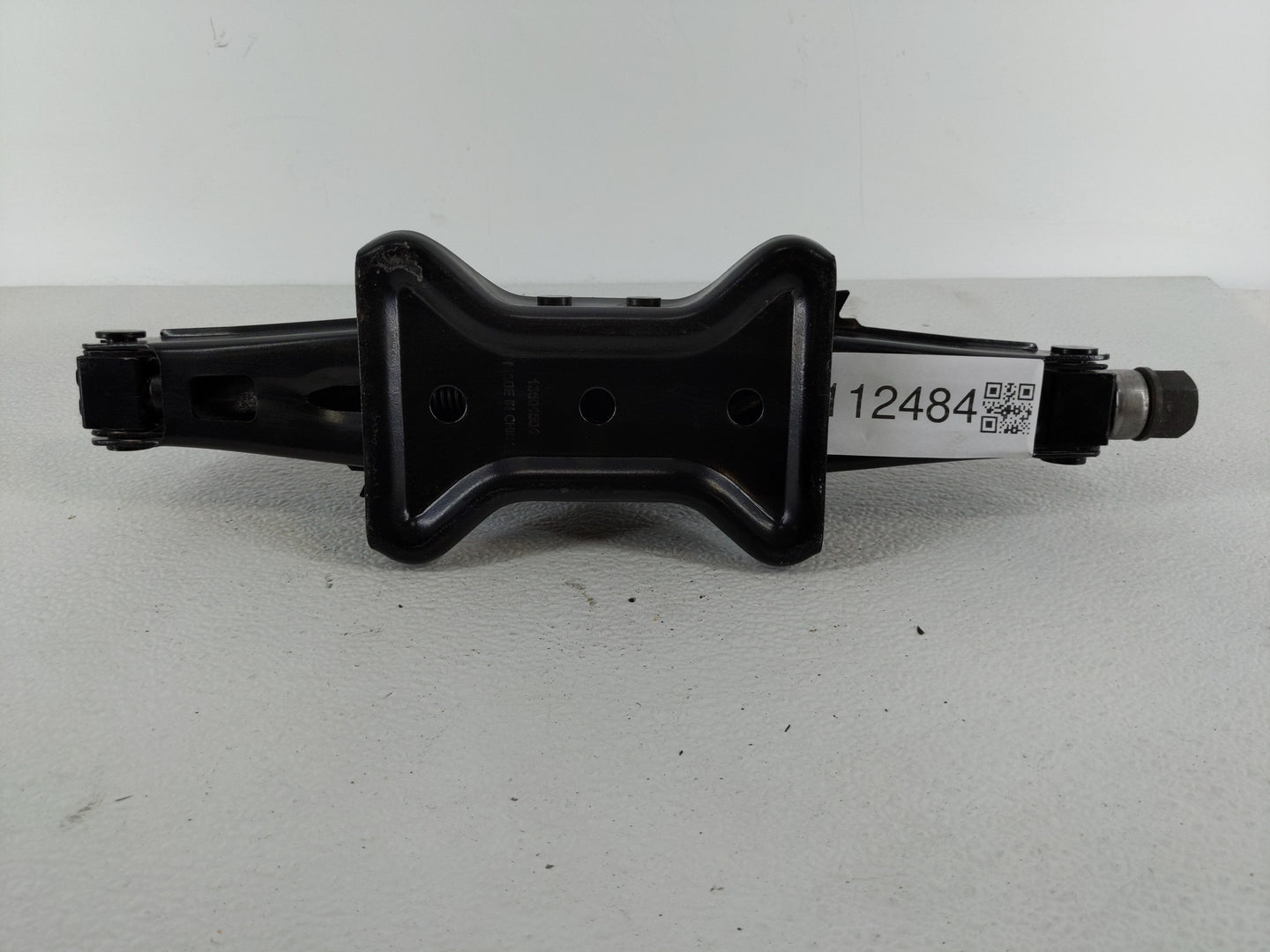 2013 Cadillac Xts Spare Scissor Car Jack - Oemusedautoparts1.com