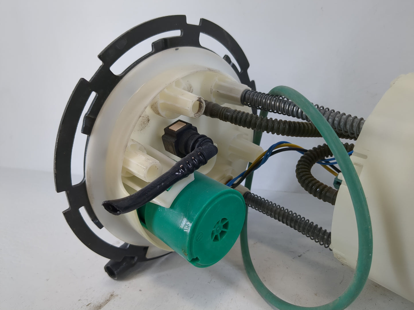 2013-2013 Cadillac Xts Electrical Gas Fuel Pump Assembly - Oemusedautoparts1.com
