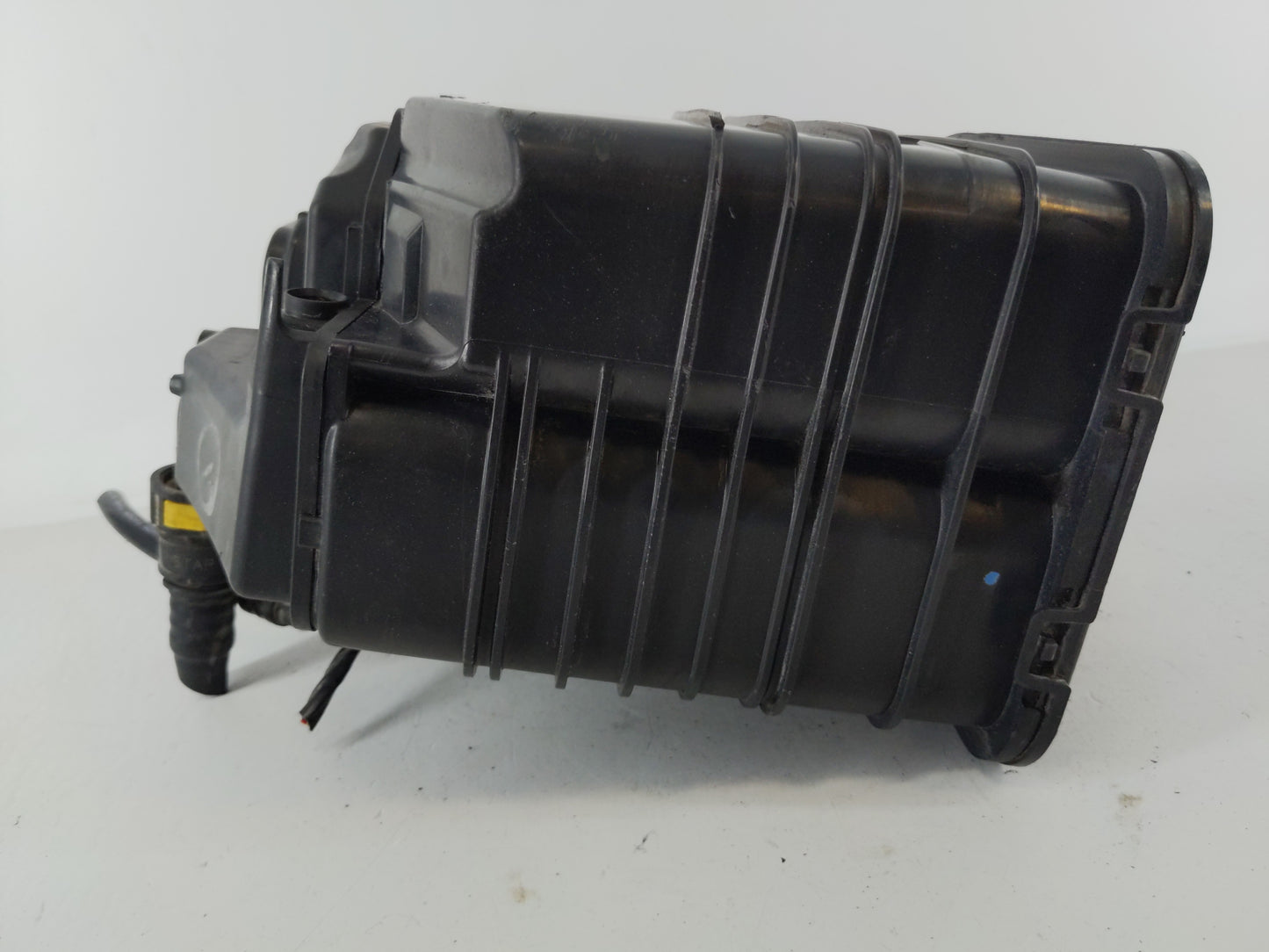 2013 Cadillac Xts Fuel Vapor Charcoal Canister 1117435 - Oemusedautoparts1.com