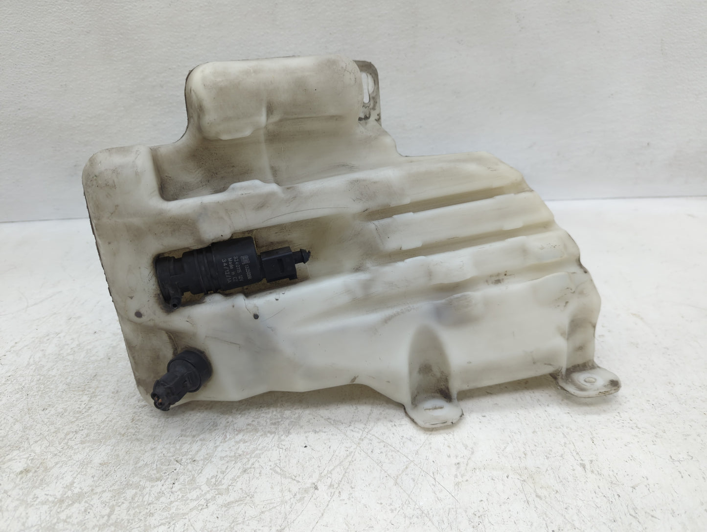2013-2019 Cadillac Xts Windshield Washer Fluid Reservoir Bottle Oem - Oemusedautoparts1.com