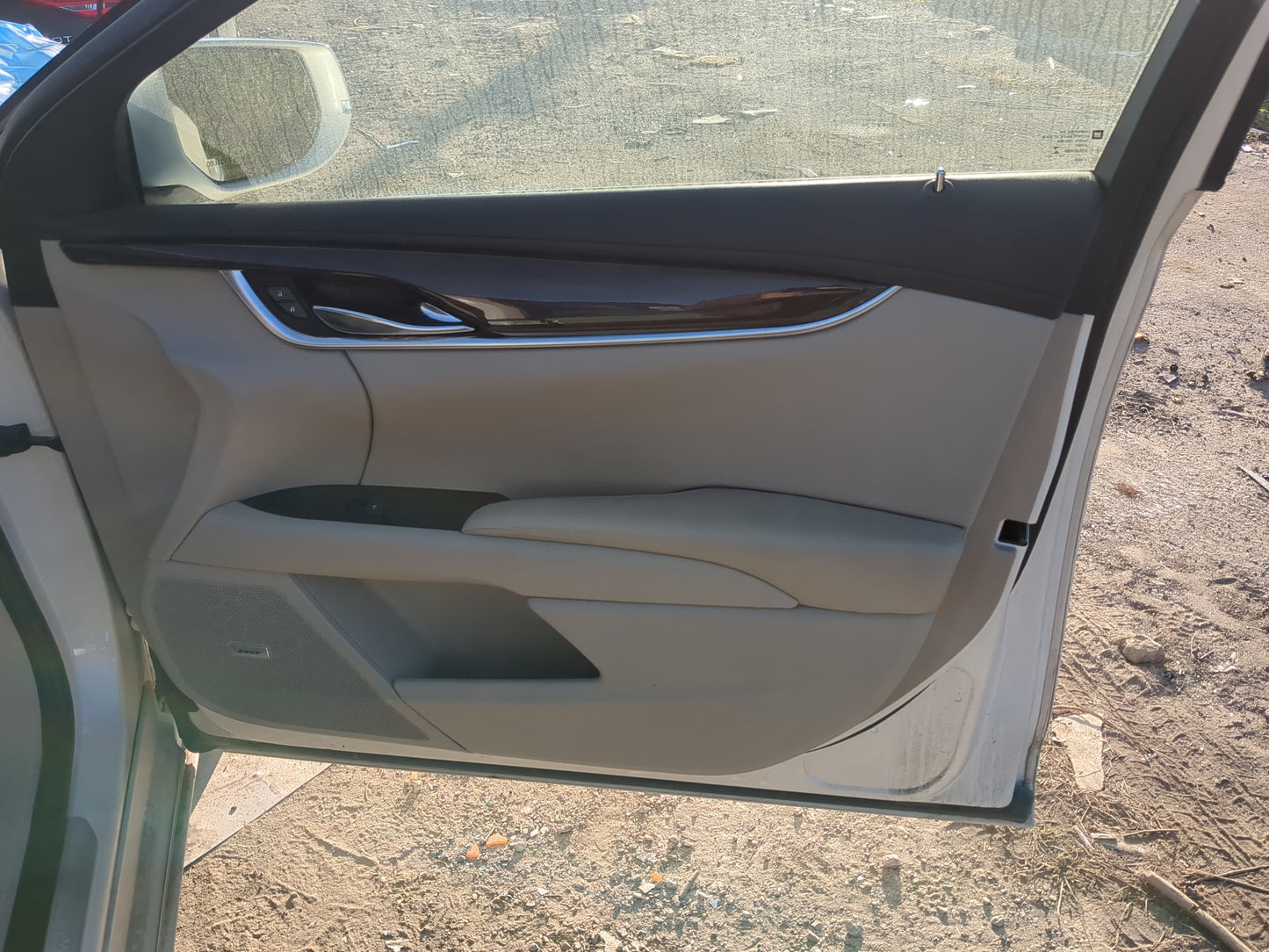 2013-2015 Cadillac Xts Passenger Front Door Oem - Oemusedautoparts1.com