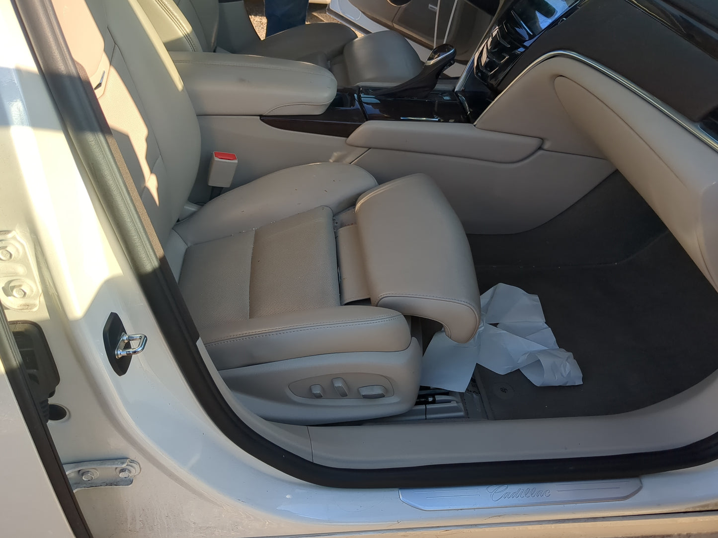 2013-2014 Cadillac Xts Passenger Front Seat Oem - Oemusedautoparts1.com
