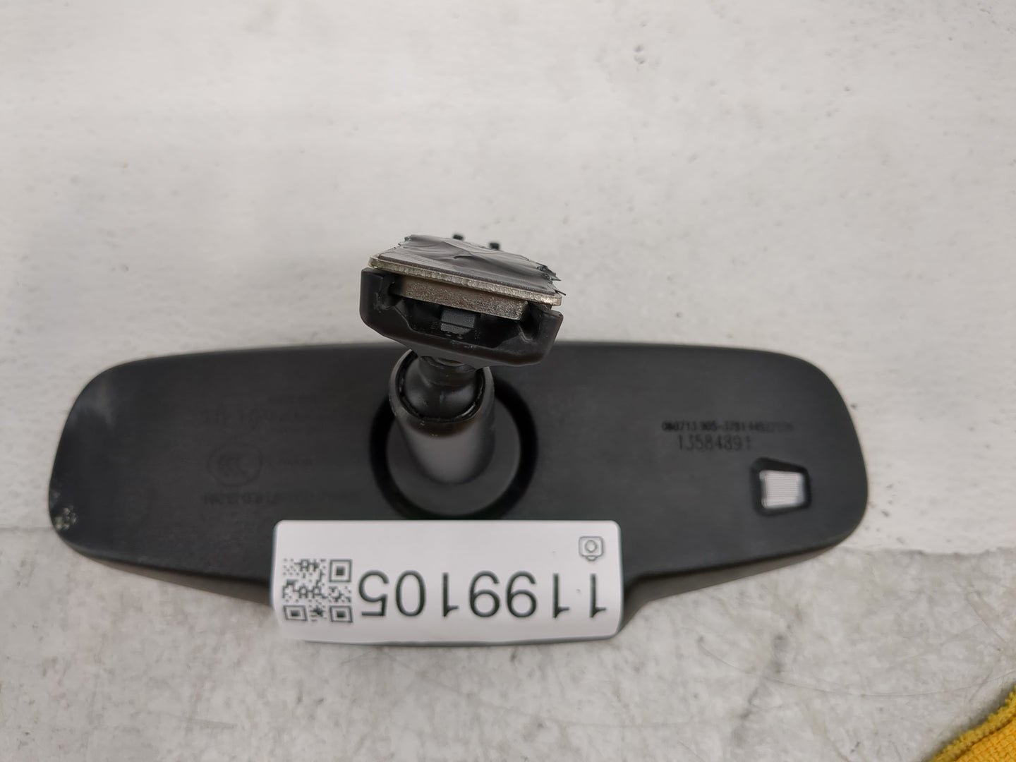 2013 Cadillac Xts Interior Rear View Mirror Replacement OEM P/N:E11026539 Fits OEM Used Auto Parts - Oemusedautoparts1.com