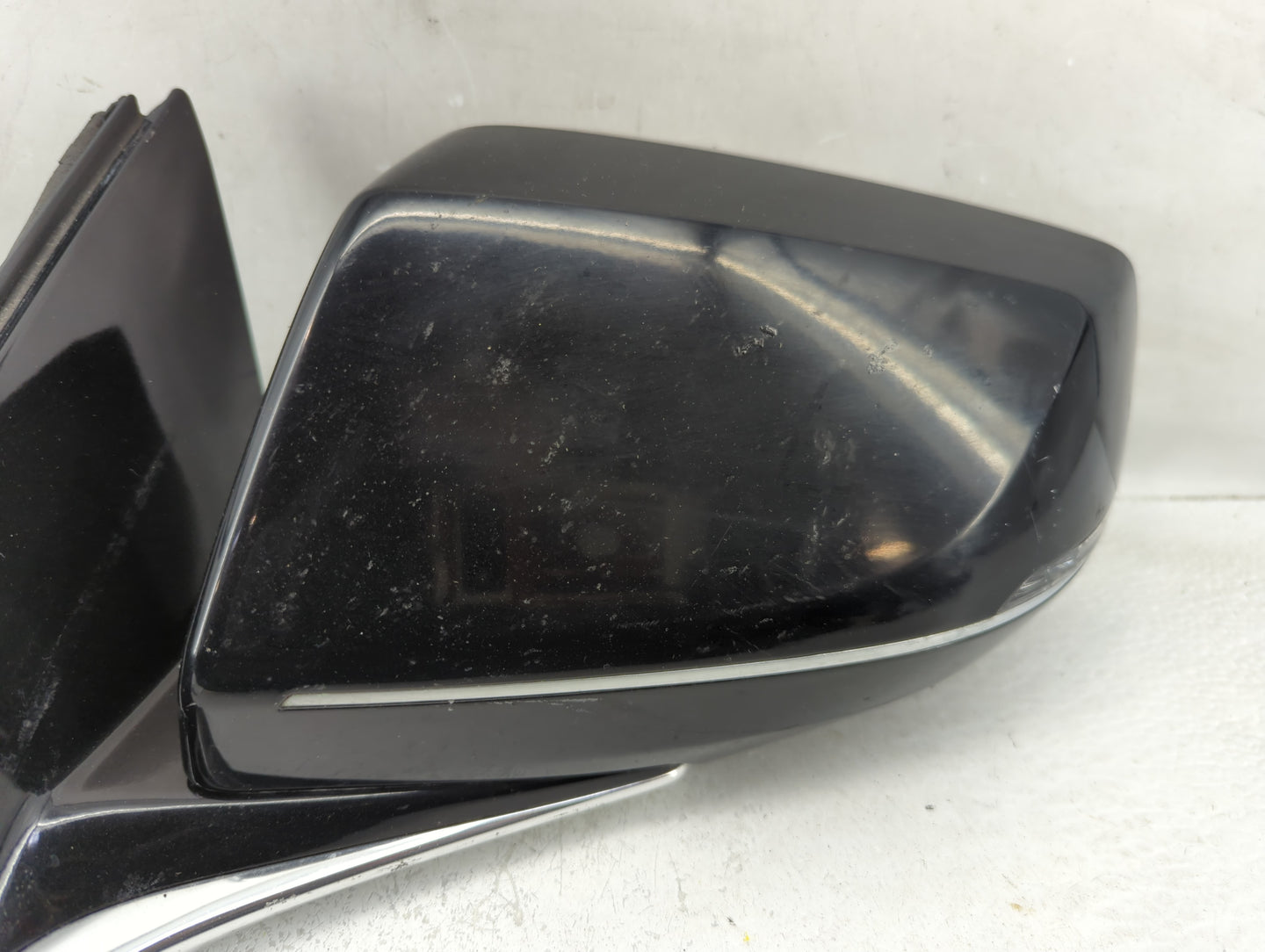 2013-2014 Cadillac Xts Driver Side View Mirror - Left Door Mirror OEM Used - Oemusedautoparts1.com