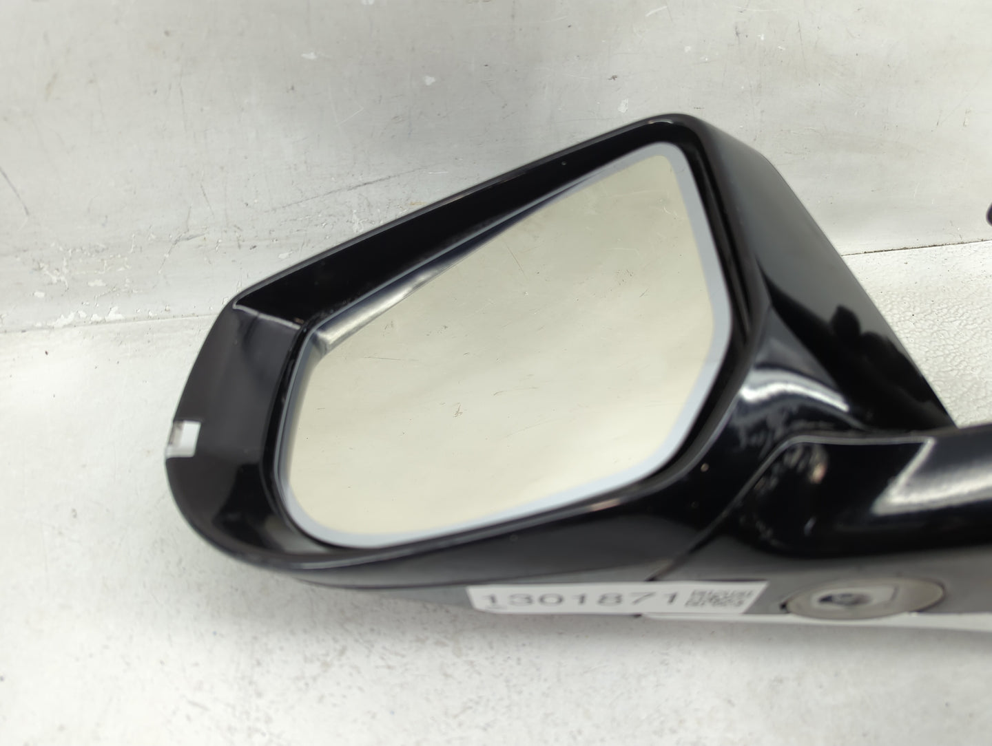 2013-2014 Cadillac Xts Driver Side View Mirror - Left Door Mirror OEM Used - Oemusedautoparts1.com