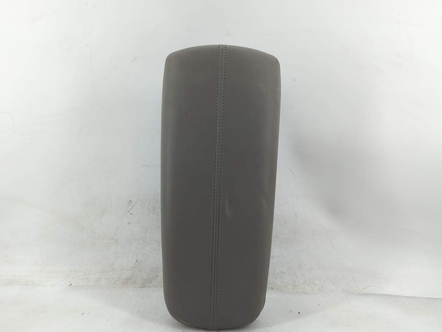 2013 Cadillac Xts Center Console Armrest Cover Lid P/N:P820B4T0 Fits OEM Used Auto Parts - Oemusedautoparts1.com