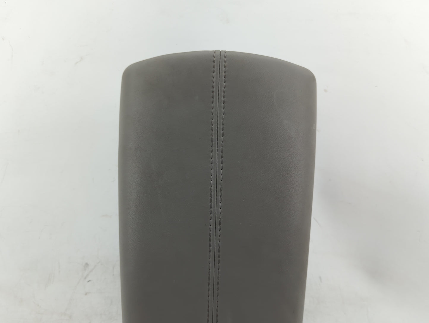 2013 Cadillac Xts Center Console Armrest Cover Lid P/N:P820B4T0 Fits OEM Used Auto Parts - Oemusedautoparts1.com
