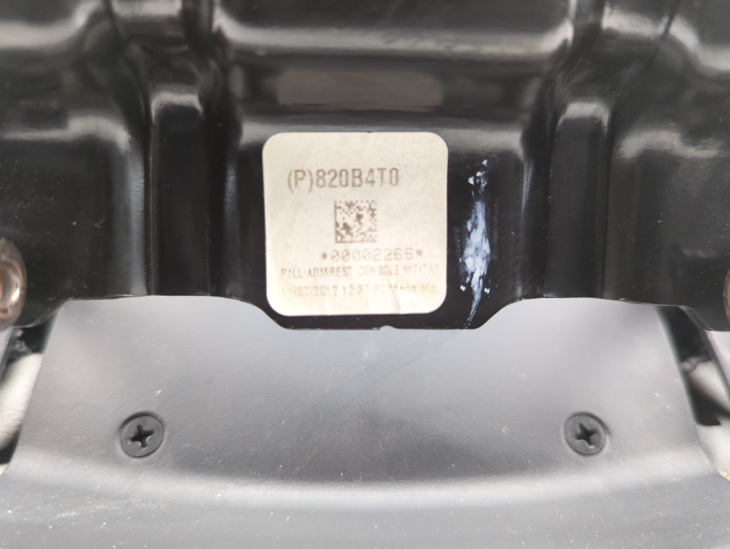 2013 Cadillac Xts Center Console Armrest Cover Lid P/N:P820B4T0 Fits OEM Used Auto Parts - Oemusedautoparts1.com