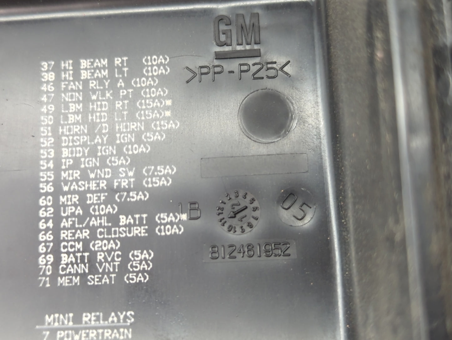 2013 Cadillac Xts Fusebox Fuse Box Panel Relay Module P/N:812461952 Fits OEM Used Auto Parts - Oemusedautoparts1.com