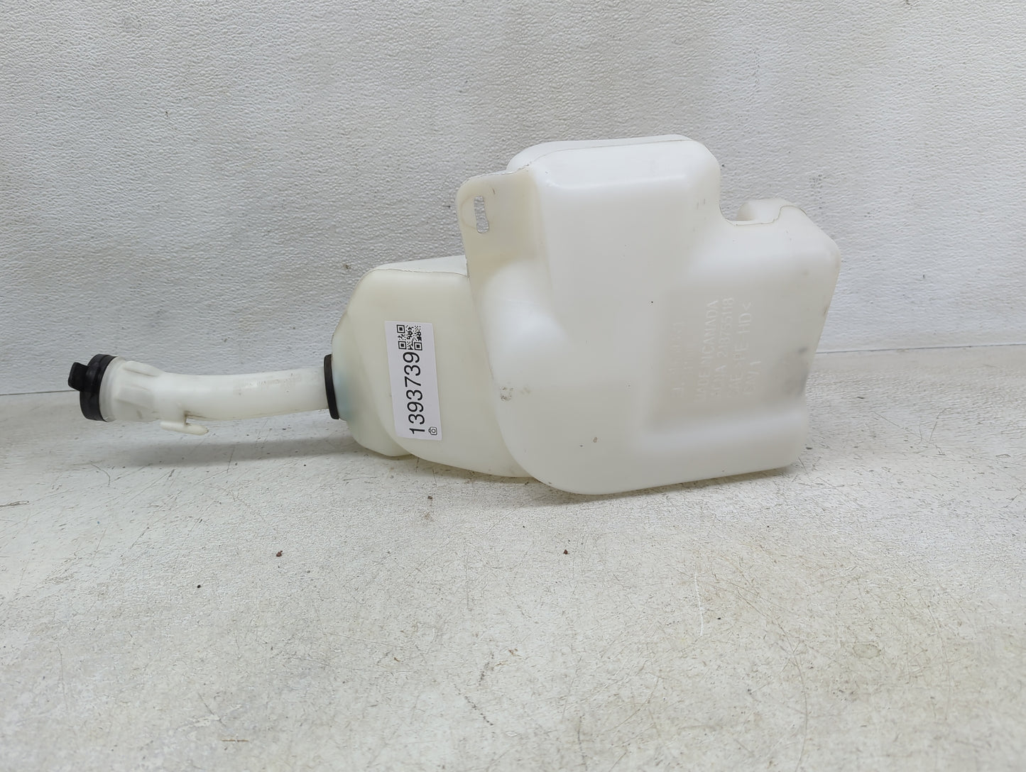 2013-2019 Cadillac Xts Windshield Washer Fluid Reservoir Bottle Oem - Oemusedautoparts1.com