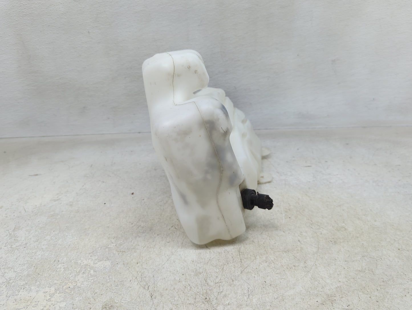 2013-2019 Cadillac Xts Windshield Washer Fluid Reservoir Bottle Oem - Oemusedautoparts1.com