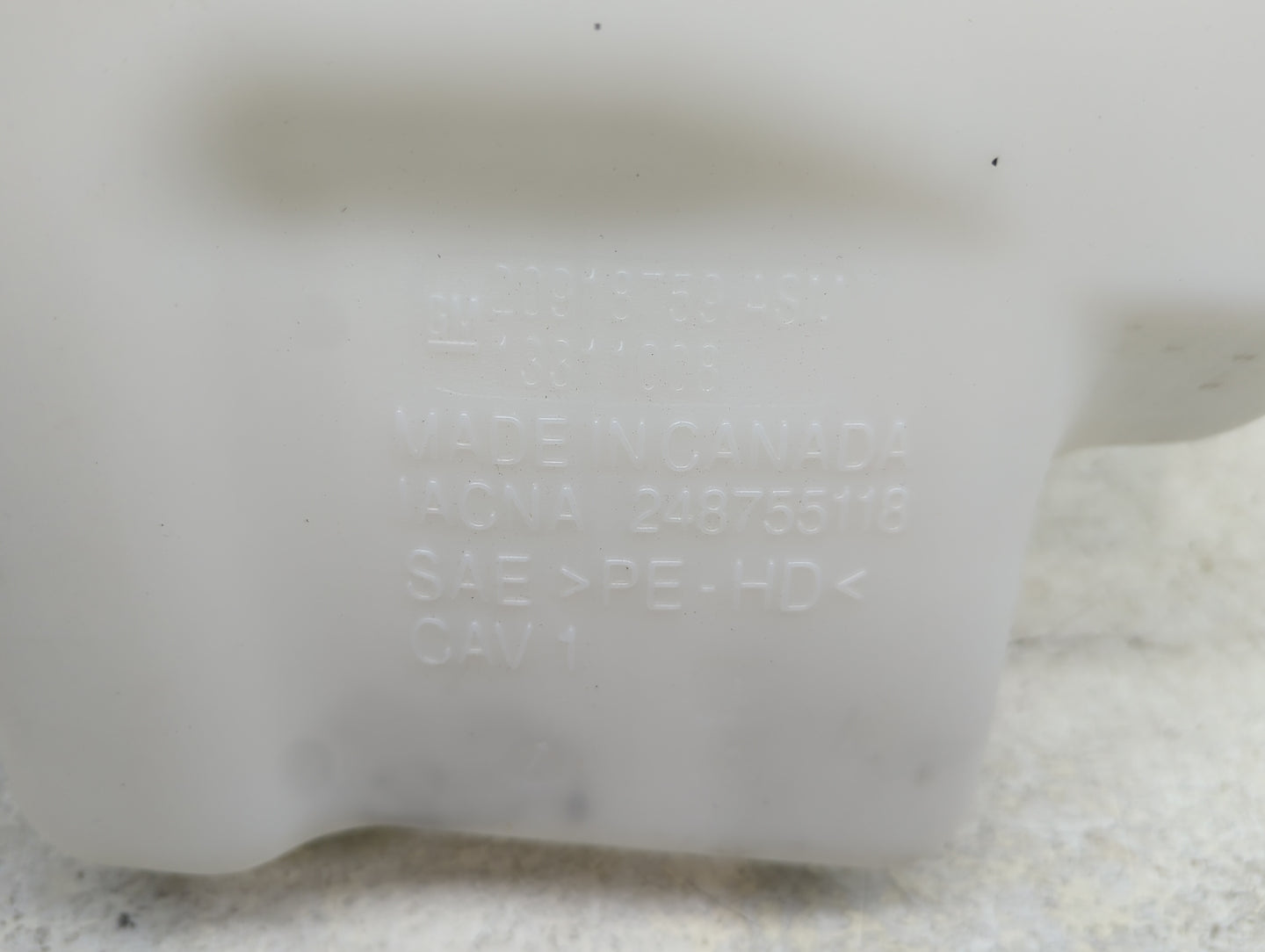 2013-2019 Cadillac Xts Windshield Washer Fluid Reservoir Bottle Oem - Oemusedautoparts1.com