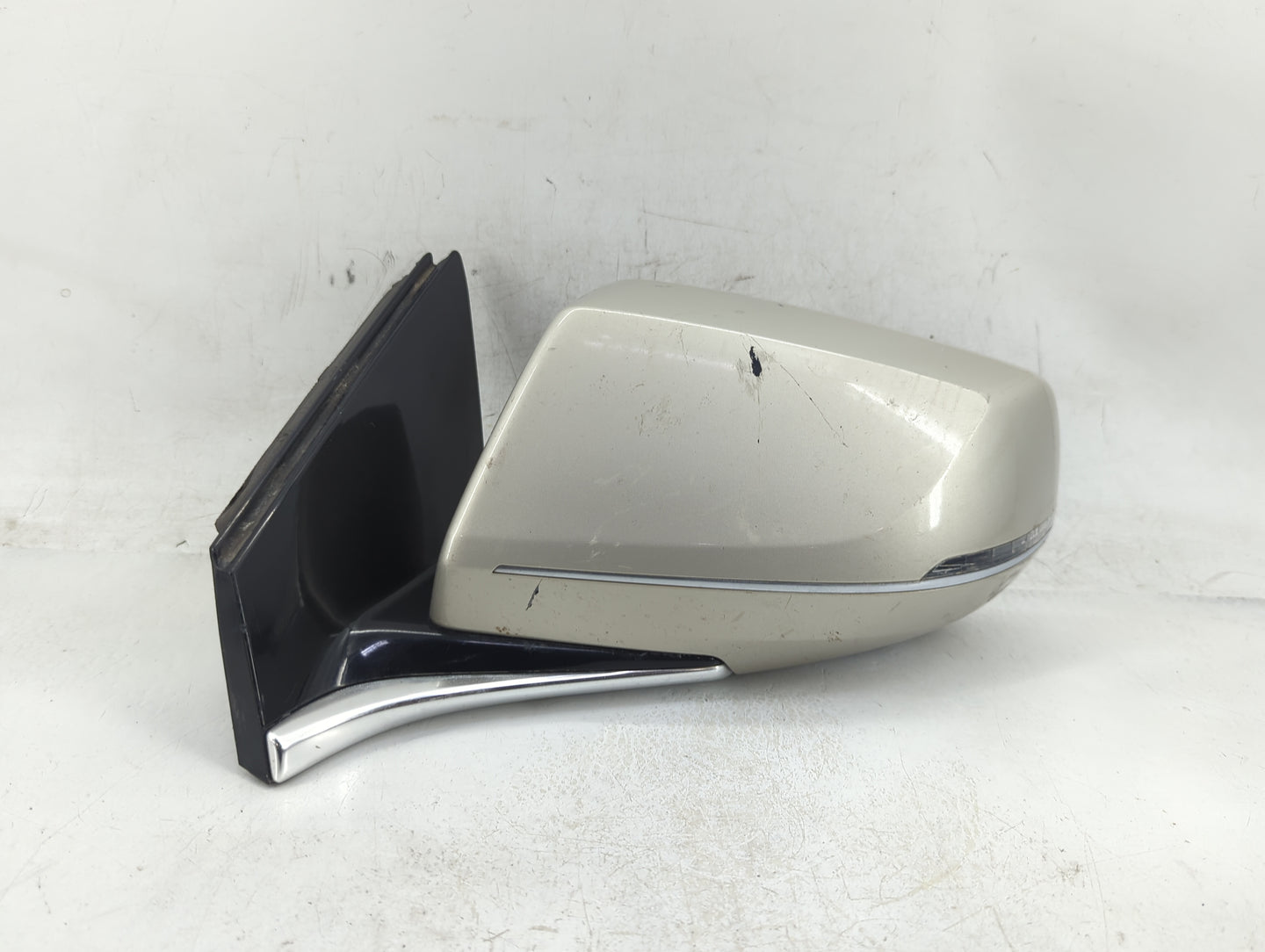 2013-2014 Cadillac Xts Driver Side View Mirror - Left Door Mirror OEM Used - Oemusedautoparts1.com