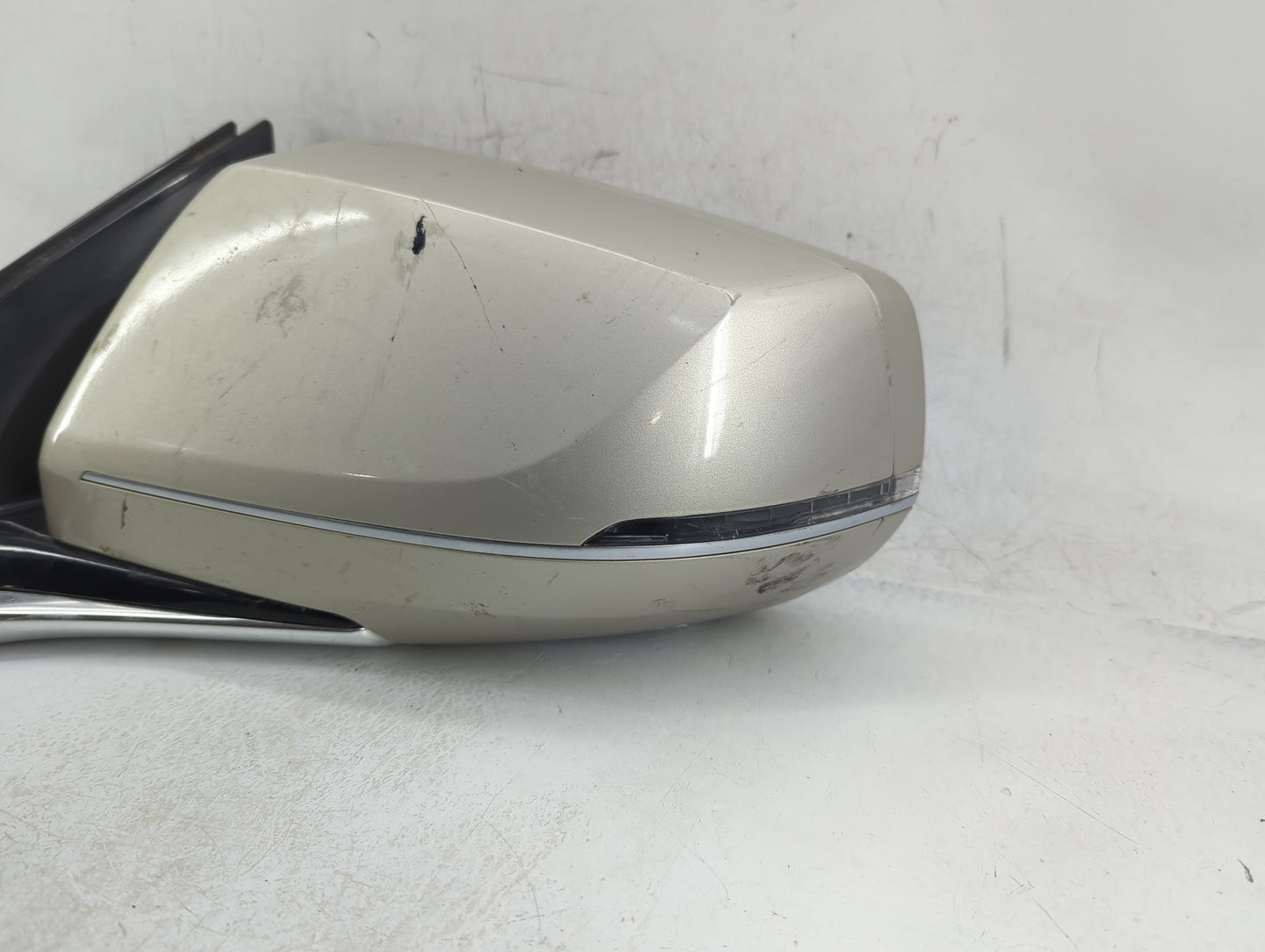 2013-2014 Cadillac Xts Driver Side View Mirror - Left Door Mirror OEM Used - Oemusedautoparts1.com