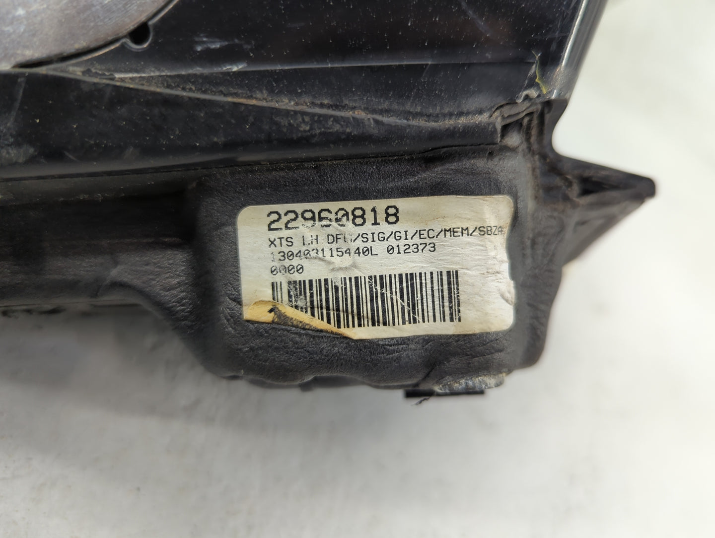 2013-2014 Cadillac Xts Driver Side View Mirror - Left Door Mirror OEM Used - Oemusedautoparts1.com