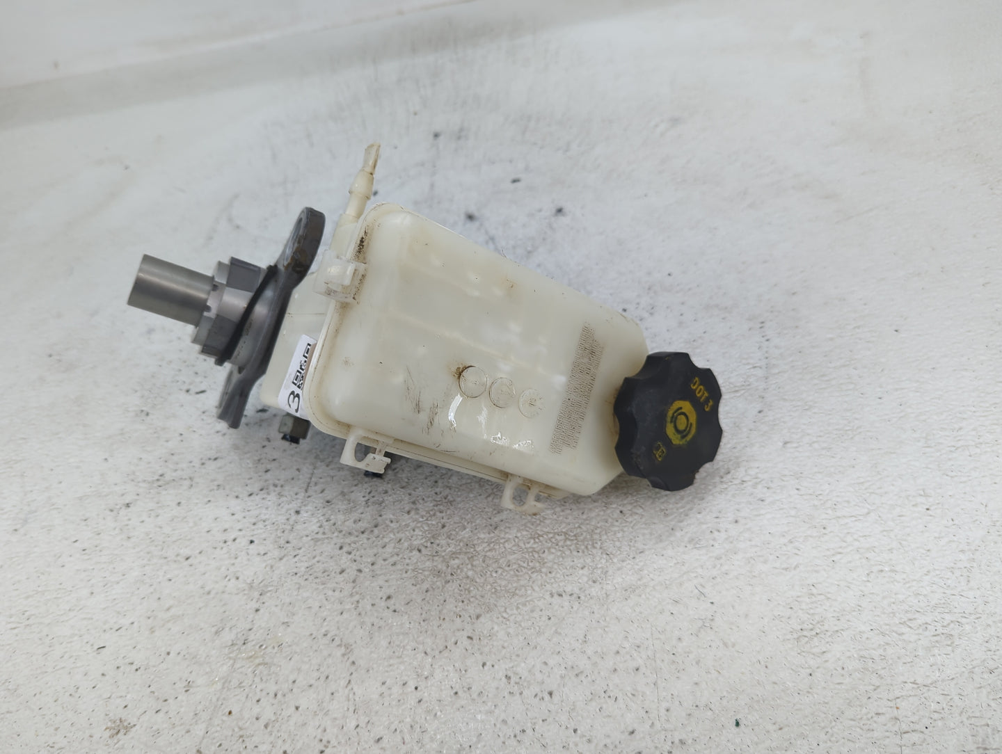 2013-2019 Cadillac Xts Brake Master Cylinder - Oemusedautoparts1.com