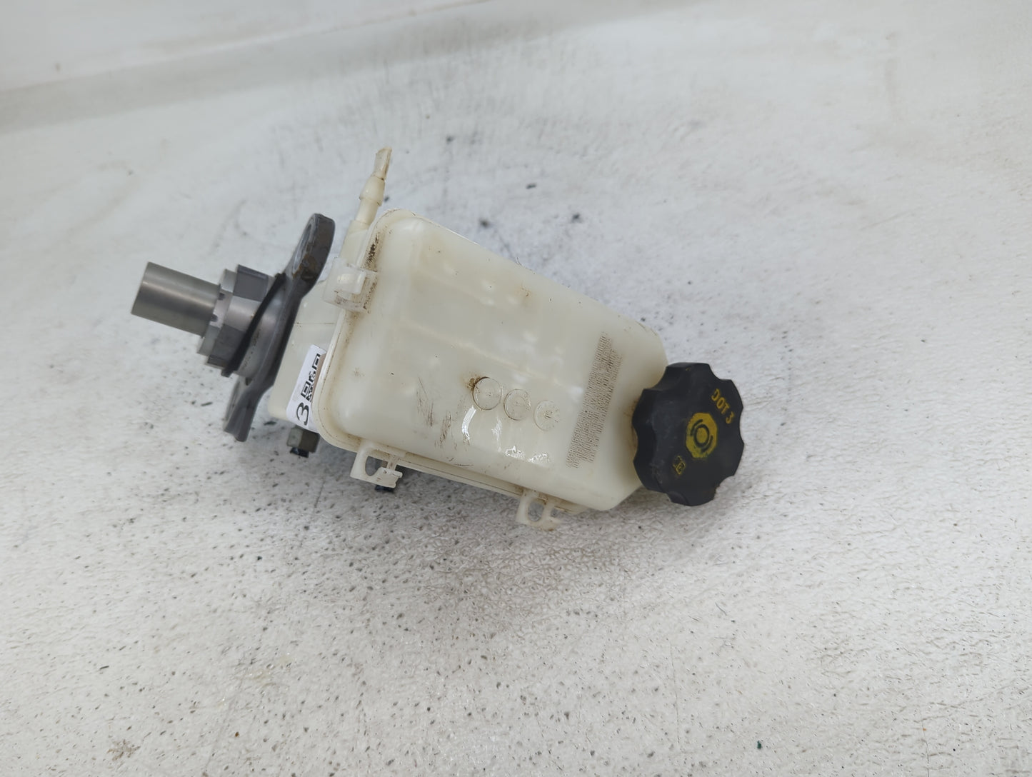 2013-2019 Cadillac Xts Brake Master Cylinder - Oemusedautoparts1.com