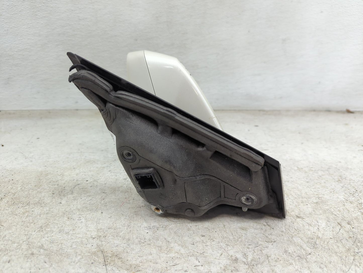 2013-2014 Cadillac Xts Driver Side View Mirror - Left Door Mirror OEM Used - Oemusedautoparts1.com