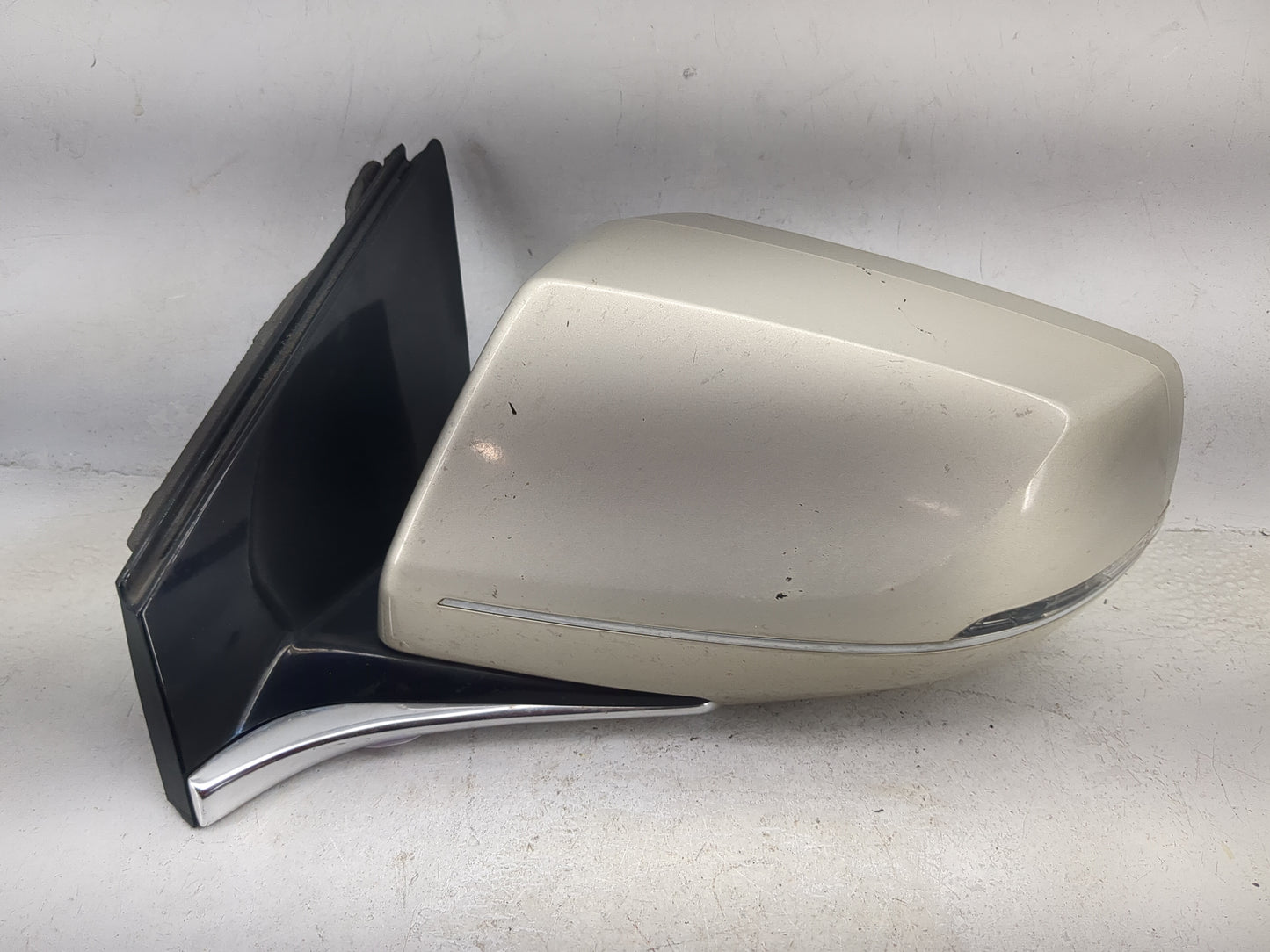 2013-2014 Cadillac Xts Driver Side View Mirror - Left Door Mirror OEM Used - Oemusedautoparts1.com