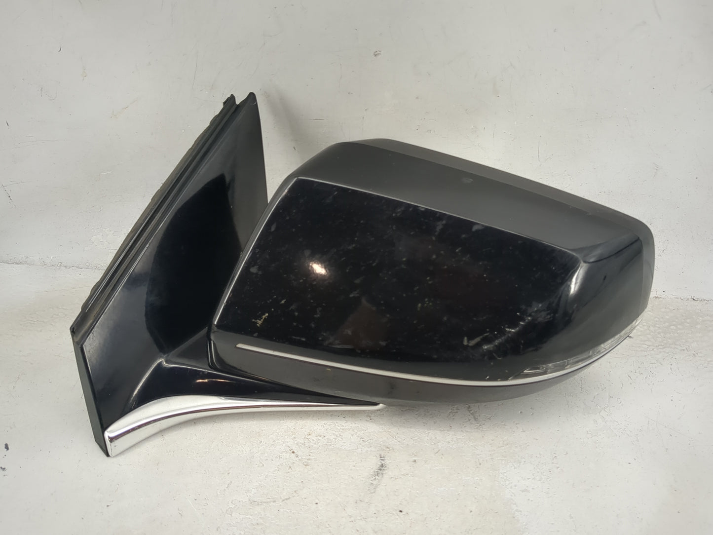 2013-2015 Cadillac Xts Driver Side View Mirror - Left Door Mirror OEM Used - Oemusedautoparts1.com
