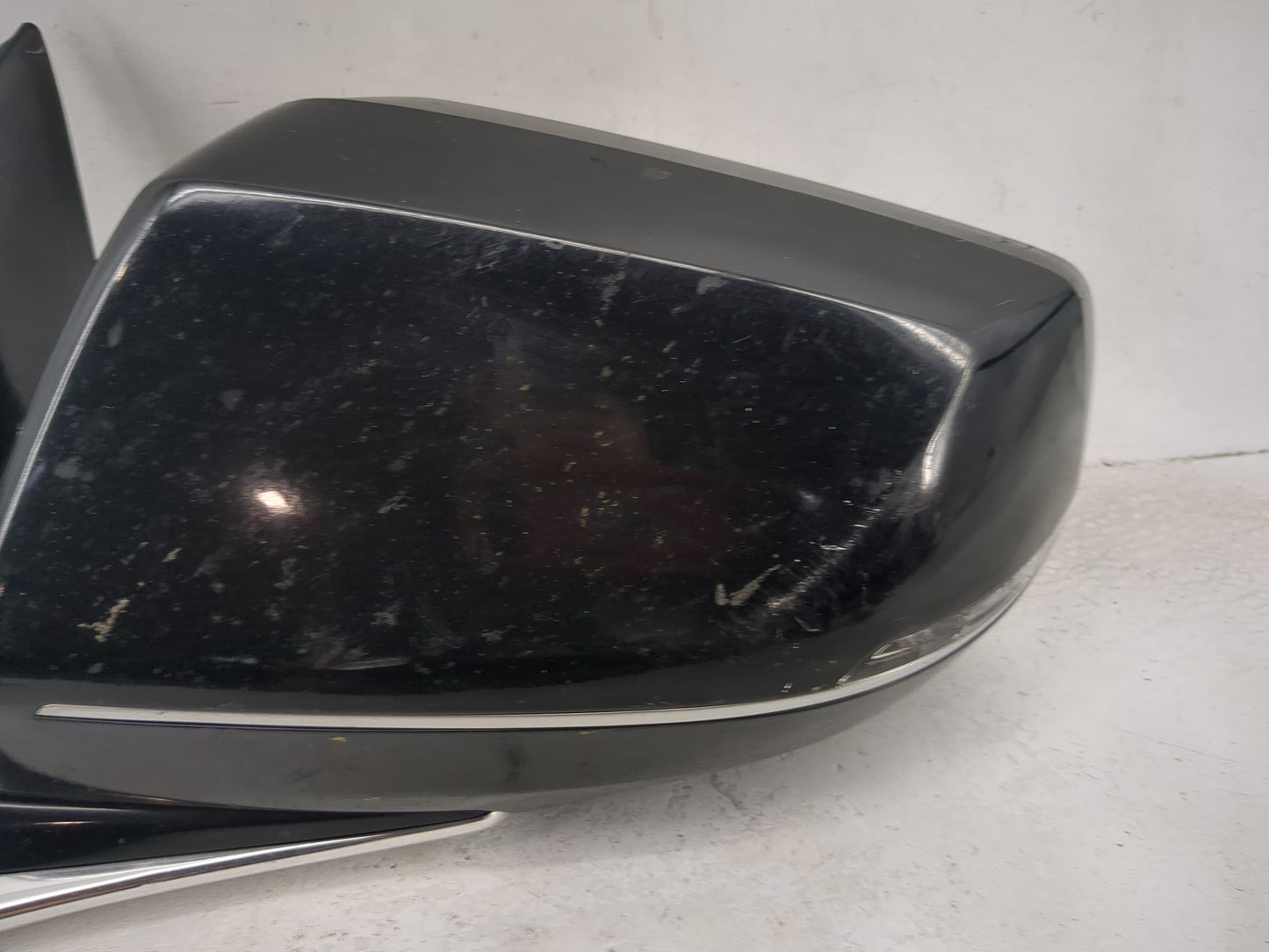 2013-2015 Cadillac Xts Driver Side View Mirror - Left Door Mirror OEM Used - Oemusedautoparts1.com