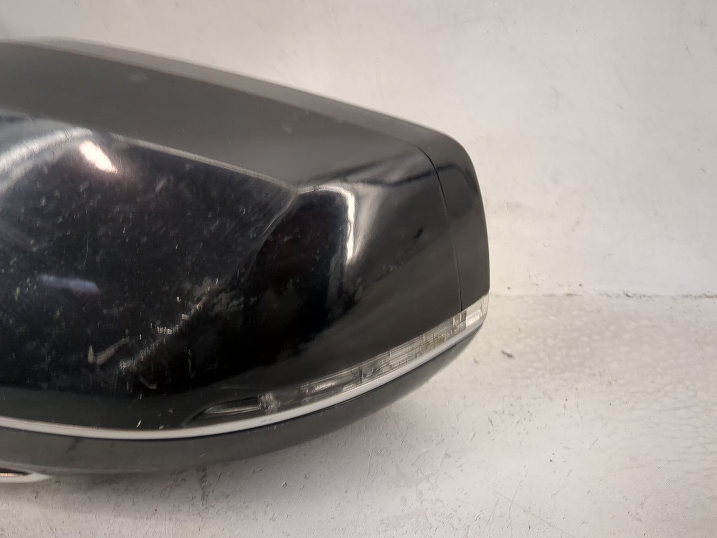 2013-2015 Cadillac Xts Driver Side View Mirror - Left Door Mirror OEM Used - Oemusedautoparts1.com