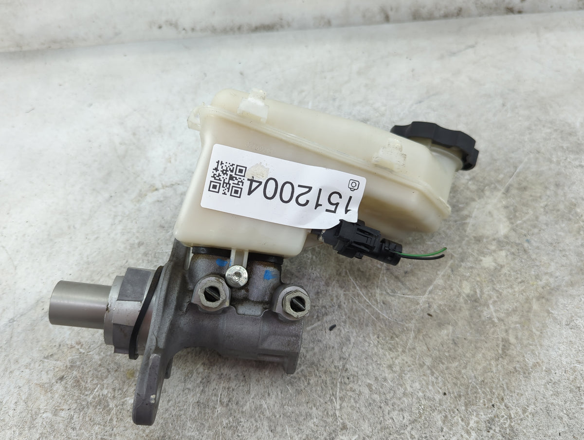2013-2019 Cadillac Xts Brake Master Cylinder 1512004 - Oemusedautoparts1.com
