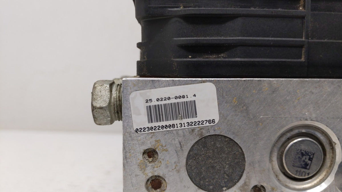 2013-2014 Cadillac Xts Anti-Lock Brake ABS Pump Module Actuator OEM P/N:23105132 23105094 Fits Fits 2013 2014 OEM Used Auto 