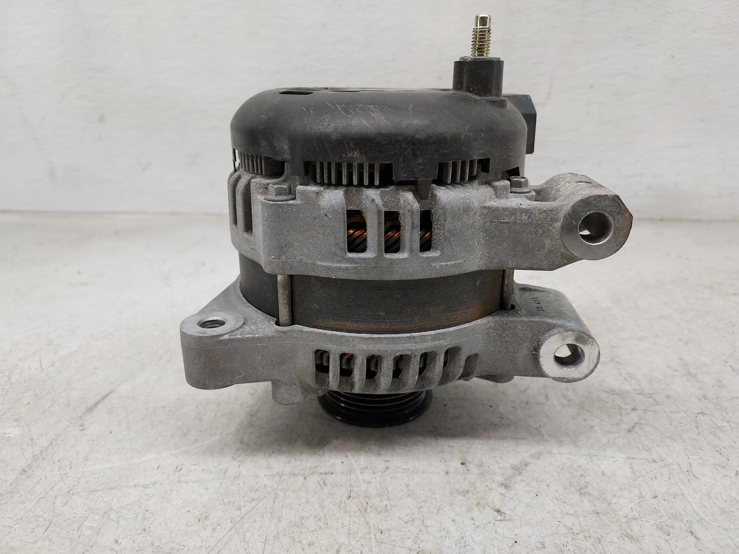 2013-2019 Cadillac Xts Alternator Replacement Generator Charging Assembly Engine OEM P/N:104210-6010 15136252 Fits OEM Used 