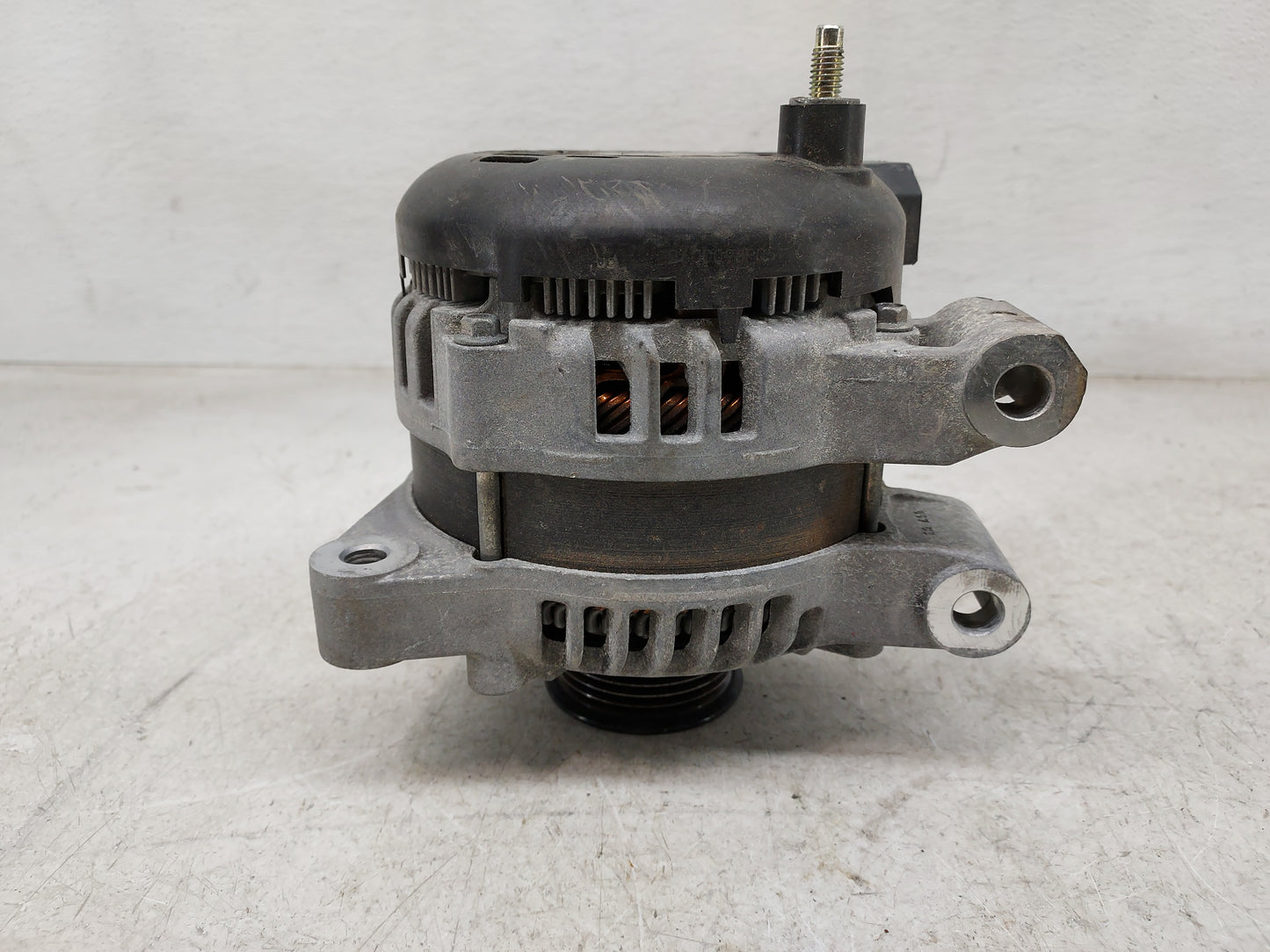 2013-2019 Cadillac Xts Alternator Replacement Generator Charging Assembly Engine OEM P/N:104210-6010 15136252 Fits OEM Used 