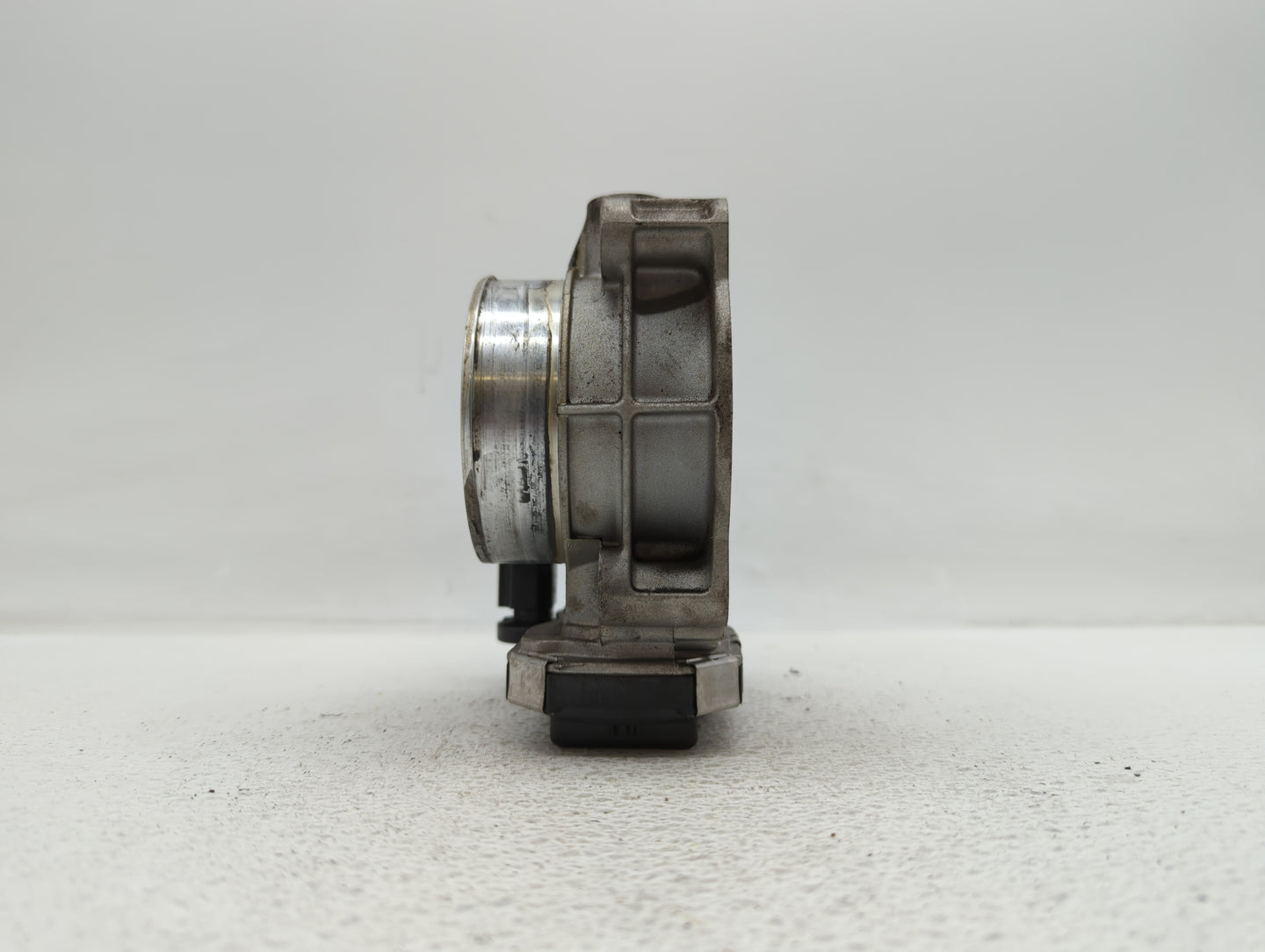 2013-2019 Cadillac Xts Throttle Body P/N:12632172BA Fits Fits 2012 2013 2014 2015 2016 2017 2018 2019 OEM Used Auto Parts - 