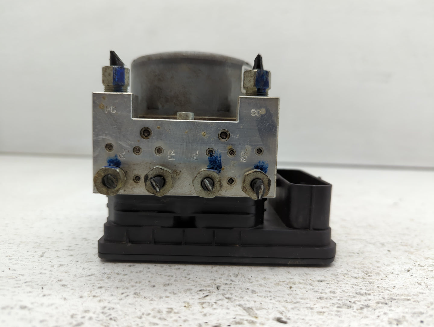 2013-2014 Cadillac Xts ABS Pump Control Module Replacement P/N:23105094 Fits Fits 2013 2014 OEM Used Auto Parts - Oemusedaut
