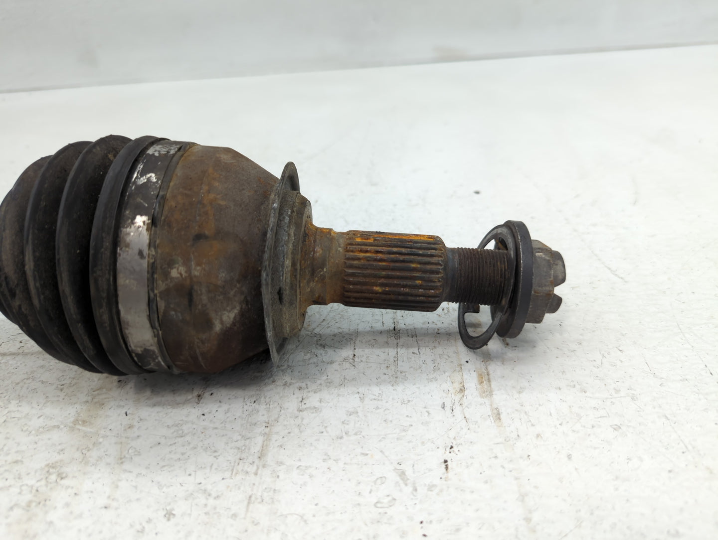 2013-2019 Cadillac Xts Axle Shaft Front Driver Cv C/v - Oemusedautoparts1.com