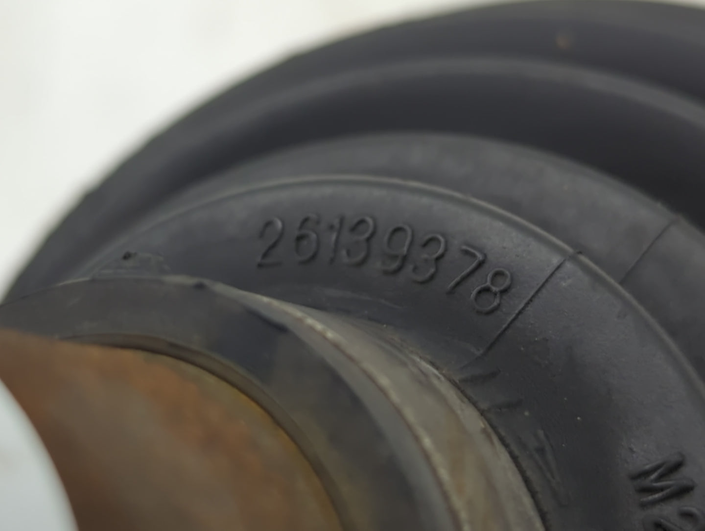 2013-2019 Cadillac Xts Axle Shaft Front Driver Cv C/v - Oemusedautoparts1.com