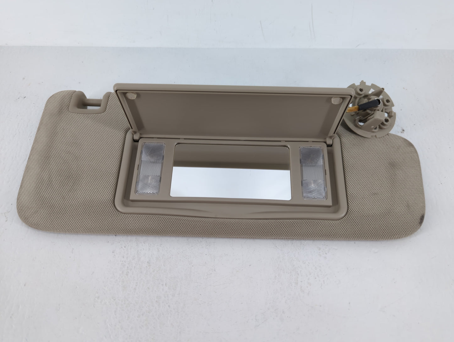 2013-2017 Cadillac Xts Sun Visor Shade Replacement Passenger Right Mirror Fits Fits 2013 2014 2015 2016 2017 OEM Used Auto P
