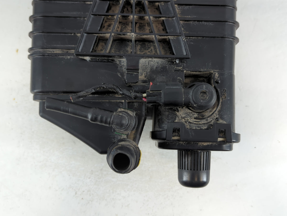 2013 Cadillac Xts Fuel Vapor Charcoal Canister 915744 - Oemusedautoparts1.com