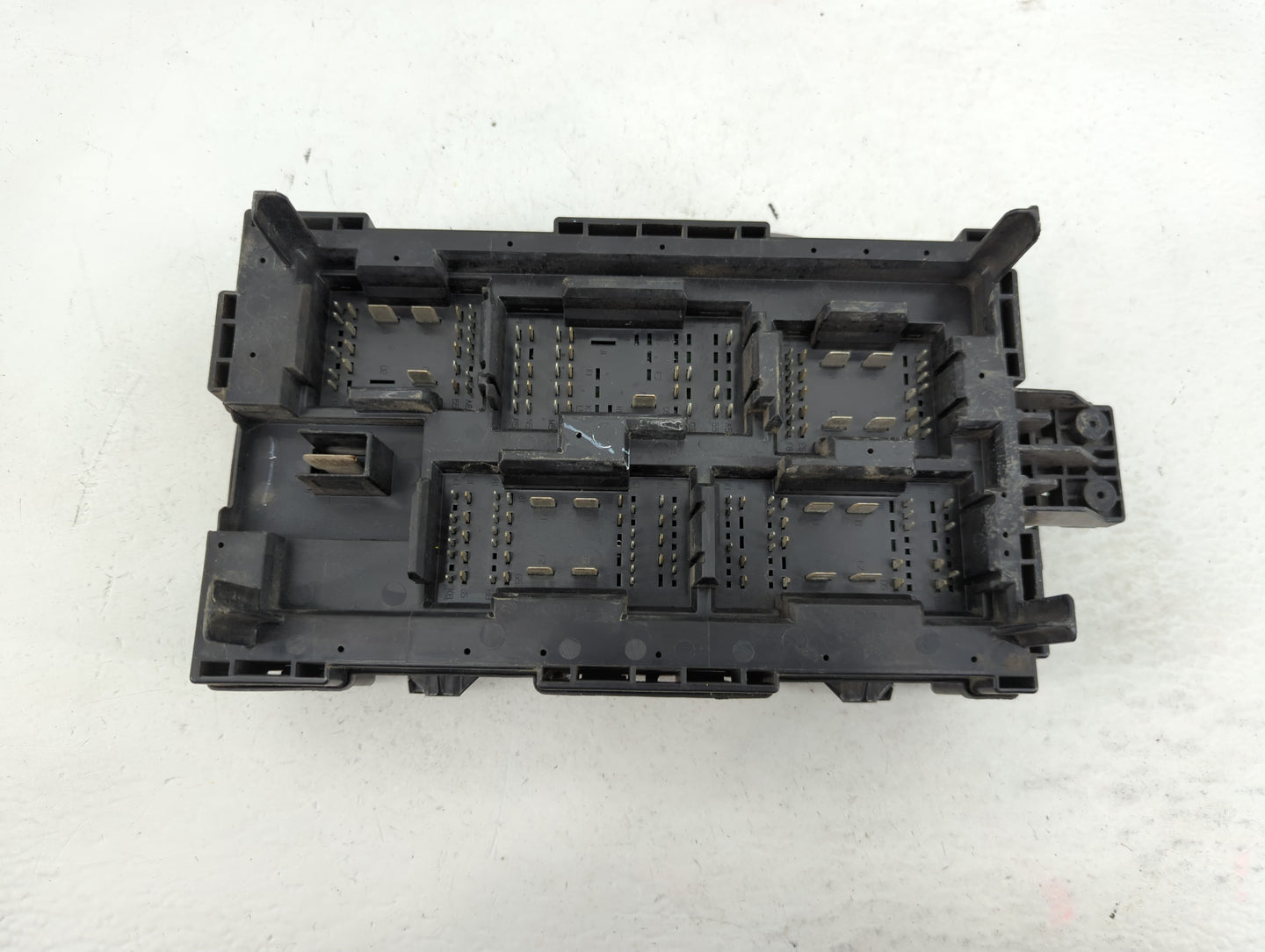 2010-2013 Chevrolet Avalanche Fusebox Fuse Box Panel Relay Module P/N:25941368 Fits Fits 2010 2011 2012 2013 2014 OEM Used A