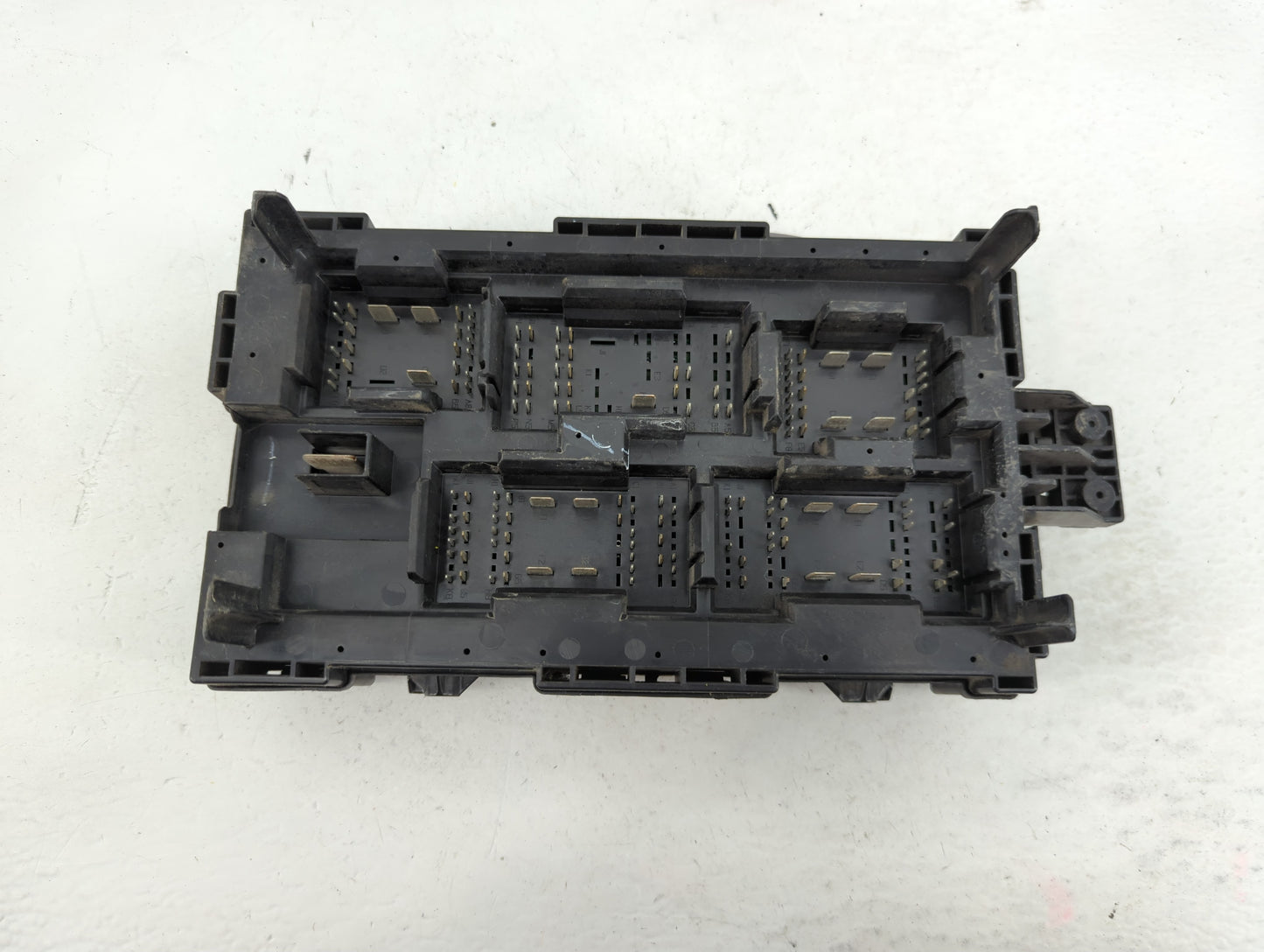 2010-2013 Chevrolet Avalanche Fusebox Fuse Box Panel Relay Module P/N:25941368 Fits Fits 2010 2011 2012 2013 2014 OEM Used A