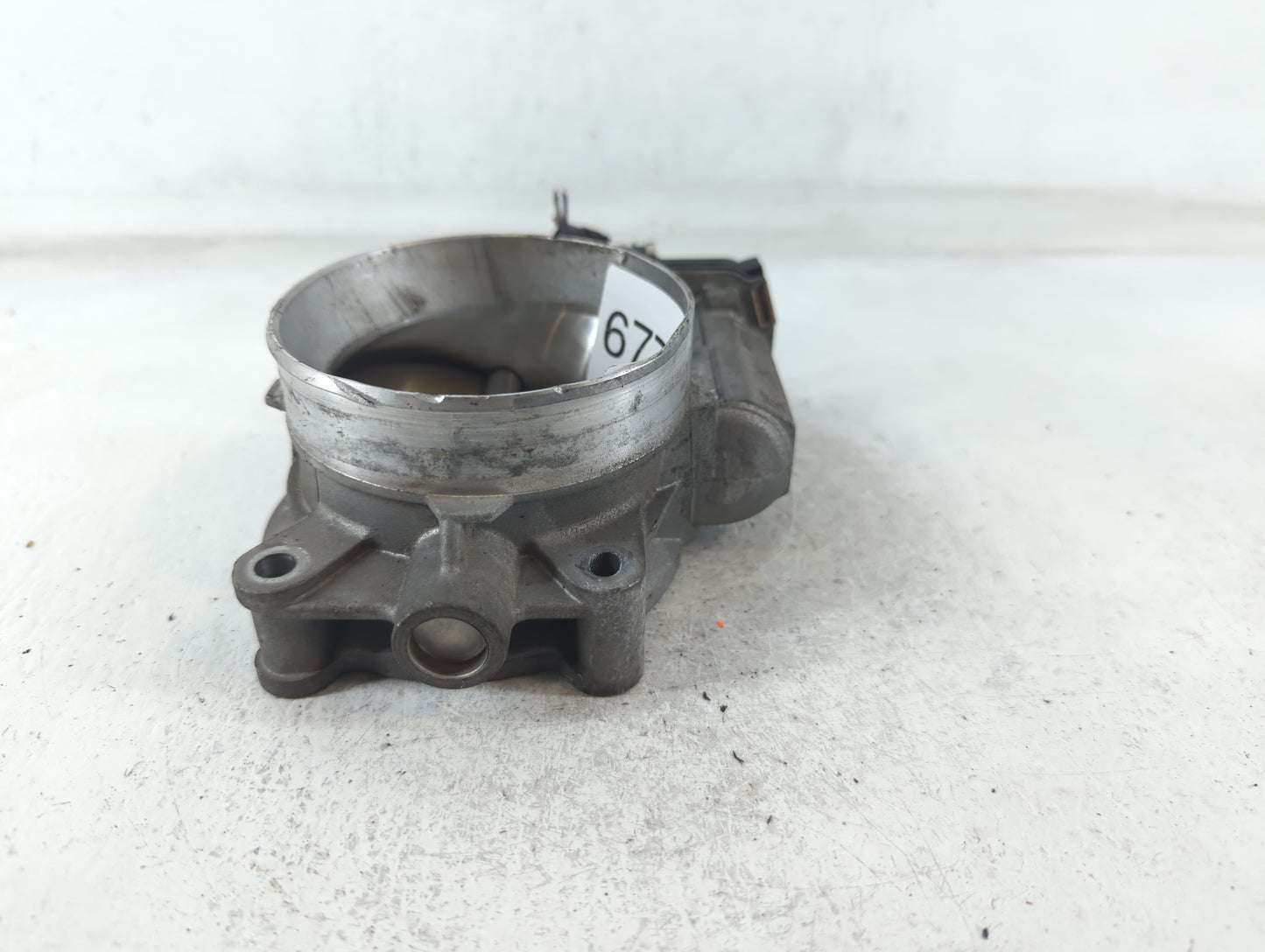 2009-2013 Chevrolet Avalanche Throttle Body P/N:RME87 12605109, 12609992 Fits Fits 2009 2010 2011 2012 2013 2014 2015 OEM Us