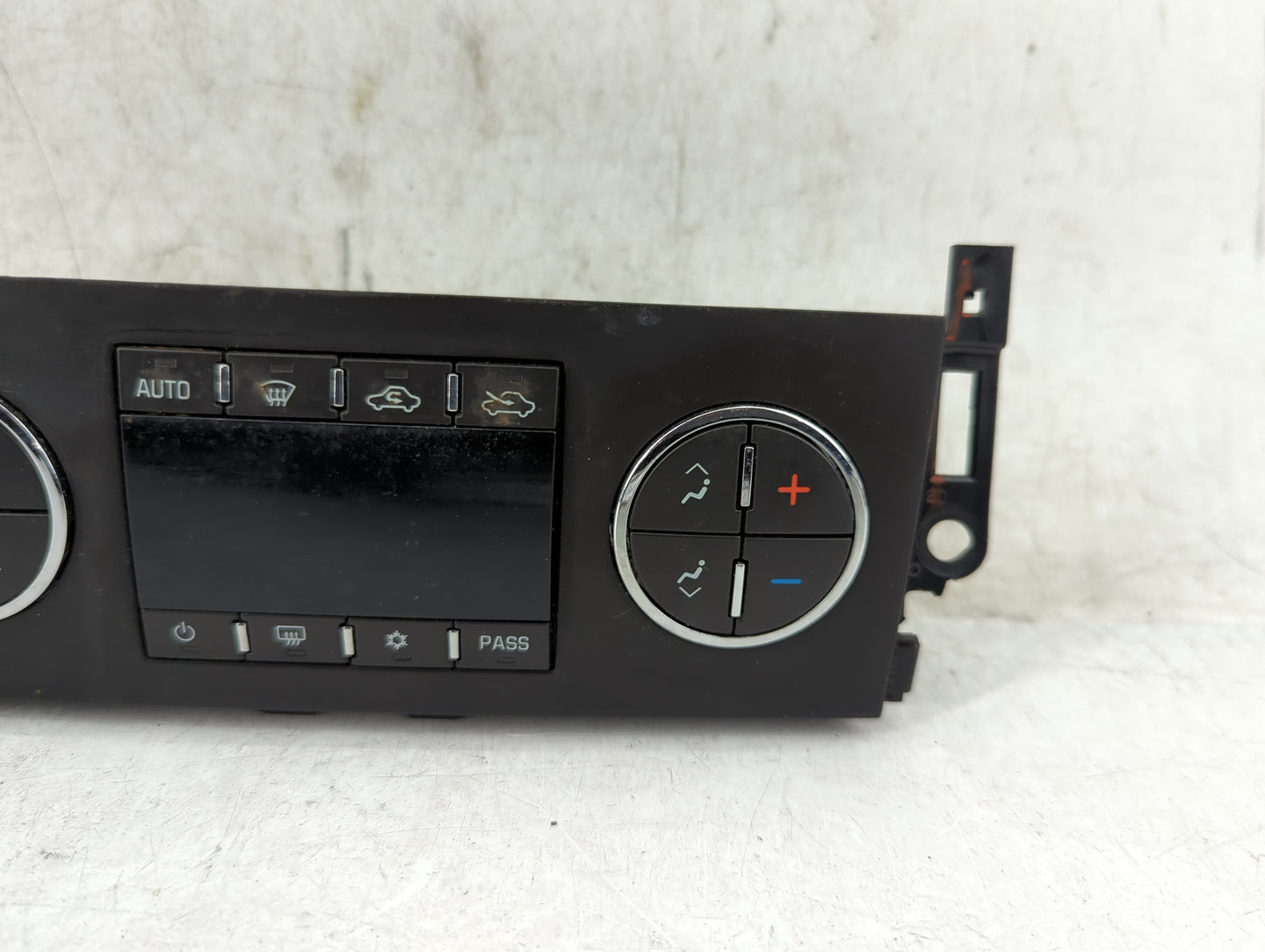 2013 Chevrolet Avalanche 1500 Climate Control Module Temperature AC/Heater Replacement P/N:20921711 Fits Fits 2012 OEM Used 